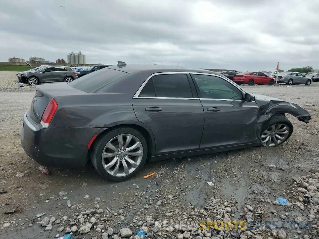 3 Photograph of a damaged car 2C3CCAAG6KH548125 CHRYSLER 300 2019
