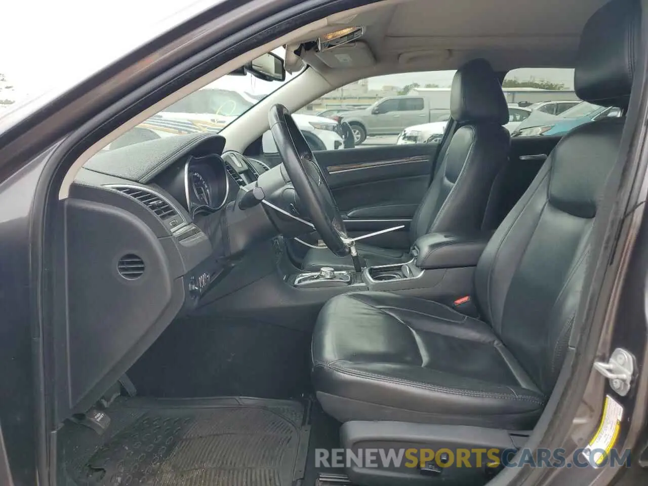7 Photograph of a damaged car 2C3CCAAG6KH548125 CHRYSLER 300 2019