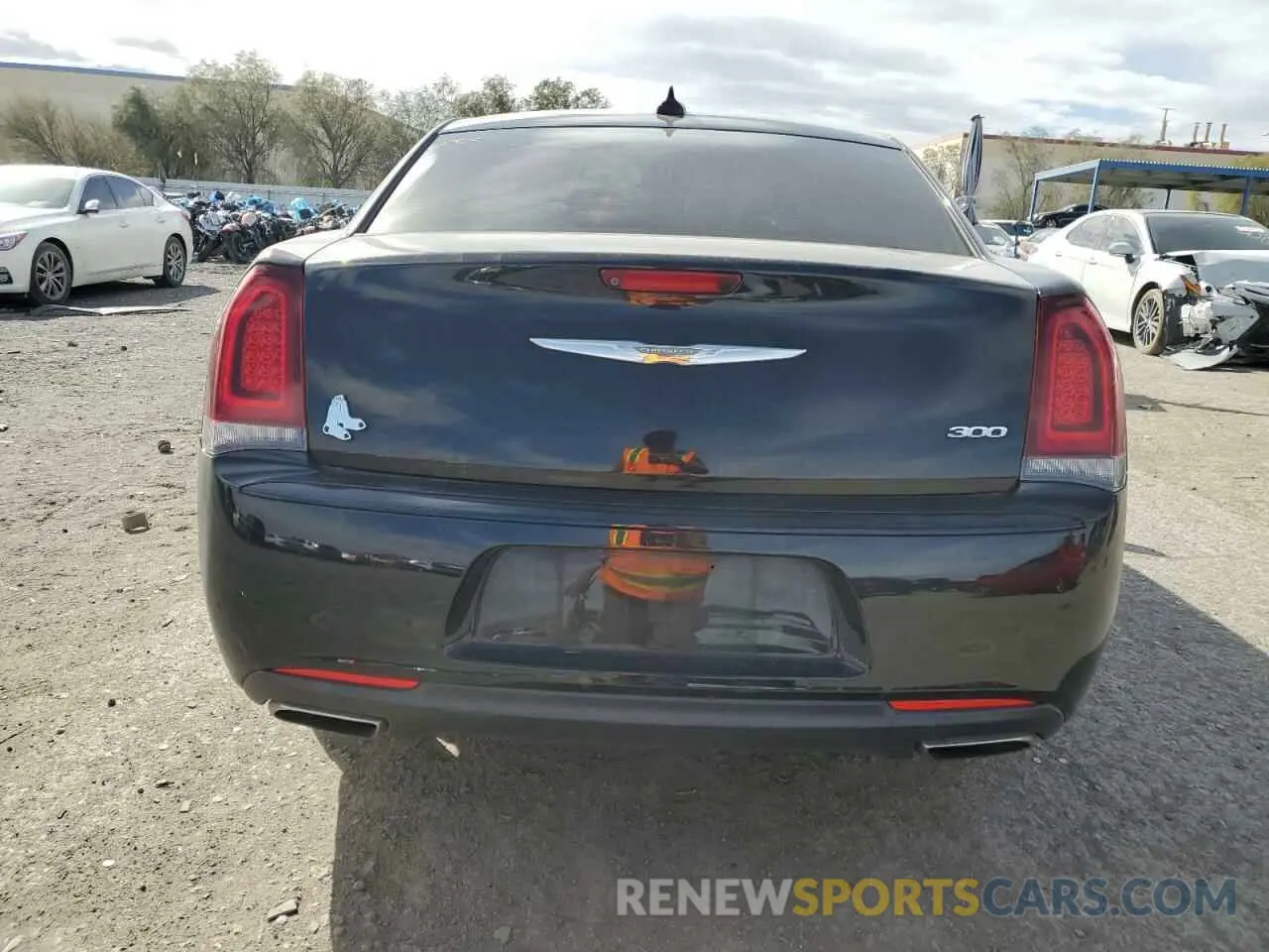 6 Photograph of a damaged car 2C3CCAAG6KH755596 CHRYSLER 300 2019