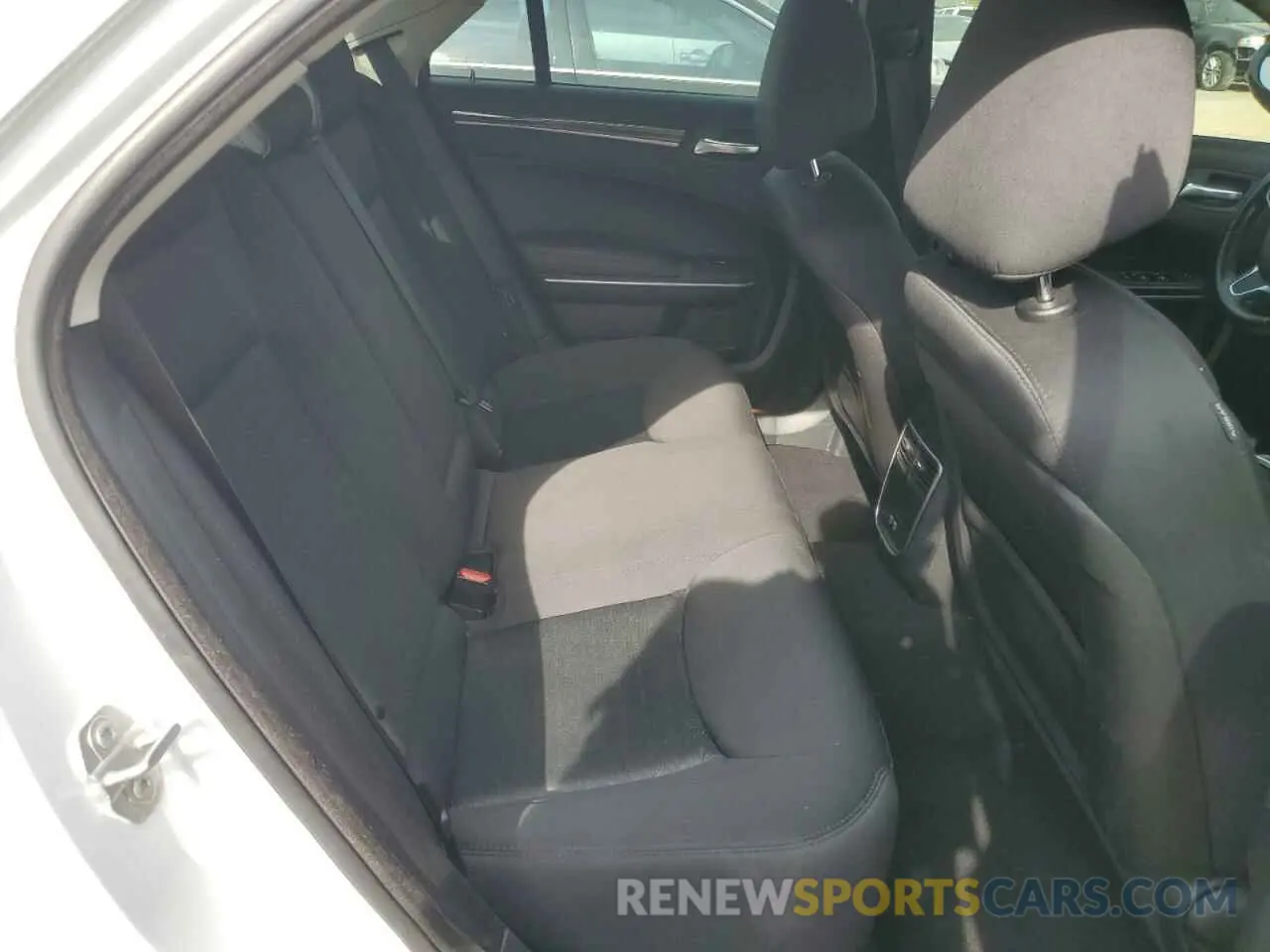 11 Photograph of a damaged car 2C3CCAAG7KH612141 CHRYSLER 300 2019