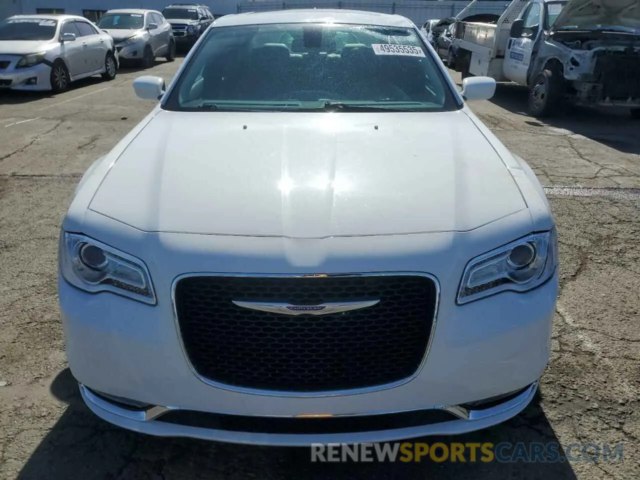 5 Photograph of a damaged car 2C3CCAAG7KH690614 CHRYSLER 300 2019