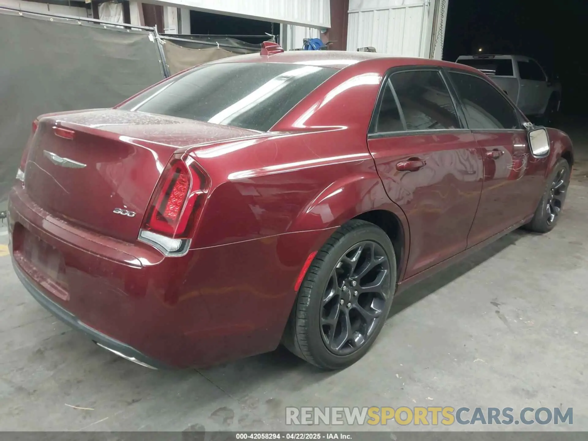 4 Фотография поврежденного автомобиля 2C3CCAAG8KH728870 CHRYSLER 300 2019