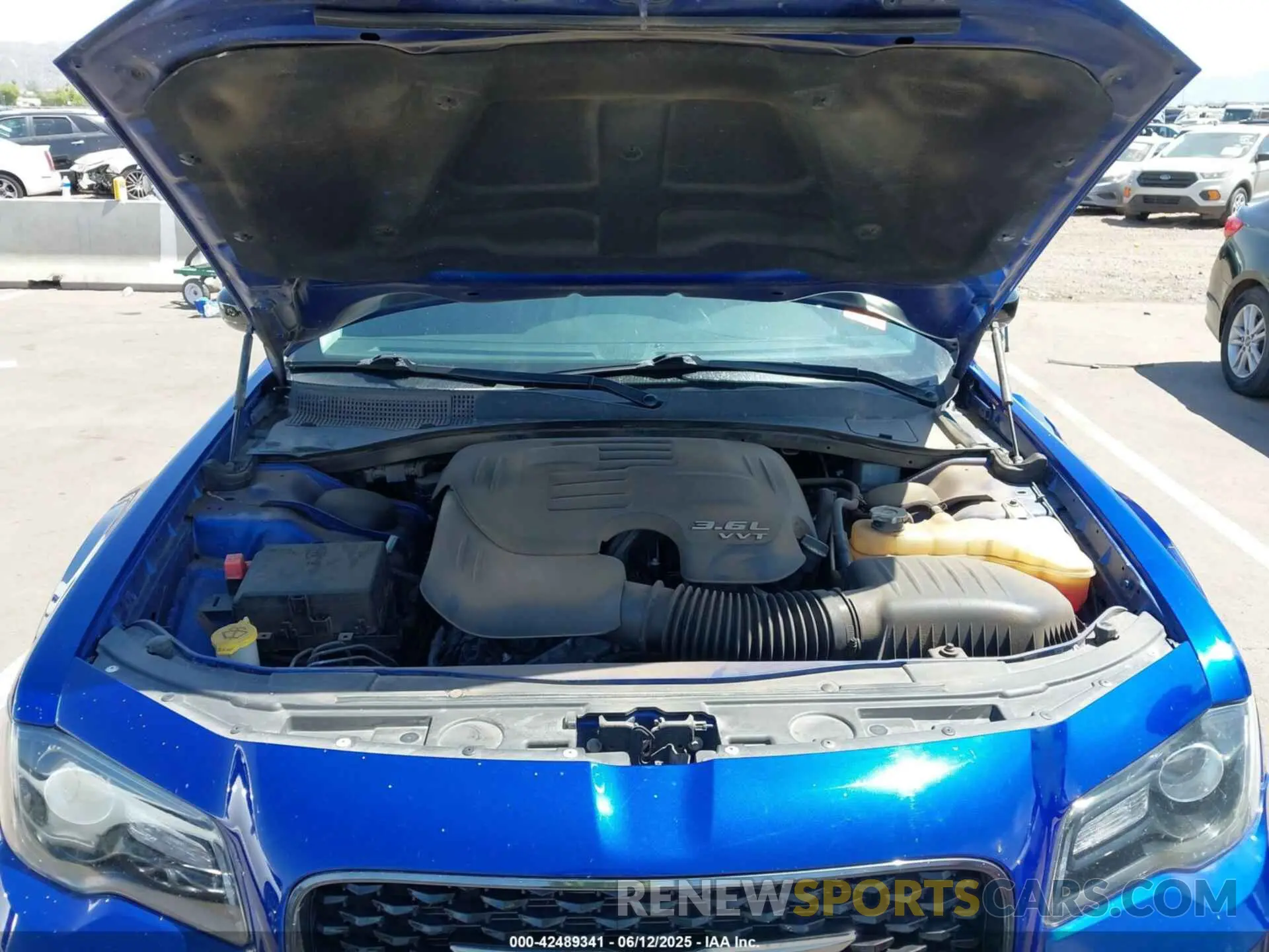 10 Photograph of a damaged car 2C3CCAAG8KH740761 CHRYSLER 300 2019