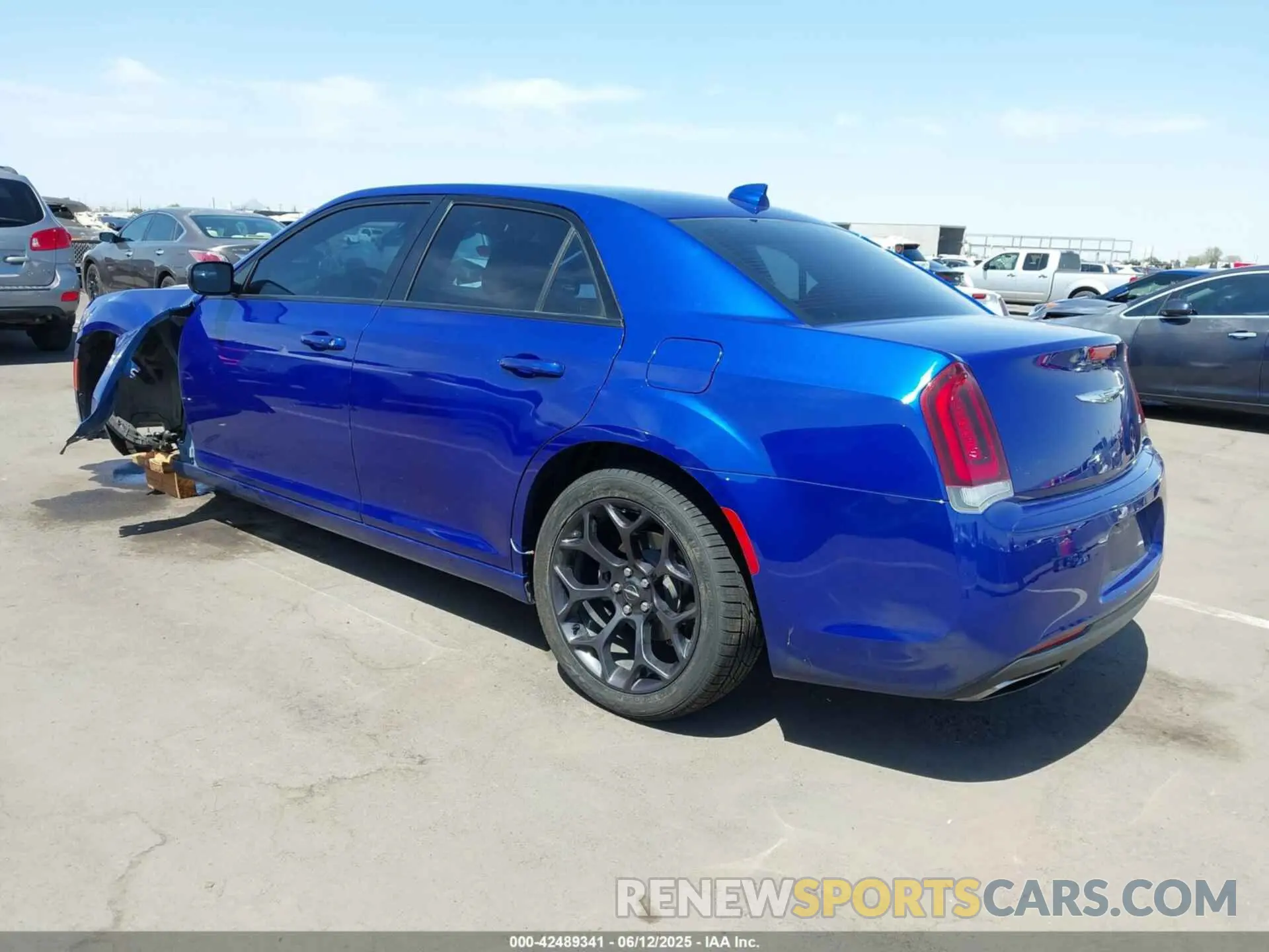 3 Photograph of a damaged car 2C3CCAAG8KH740761 CHRYSLER 300 2019