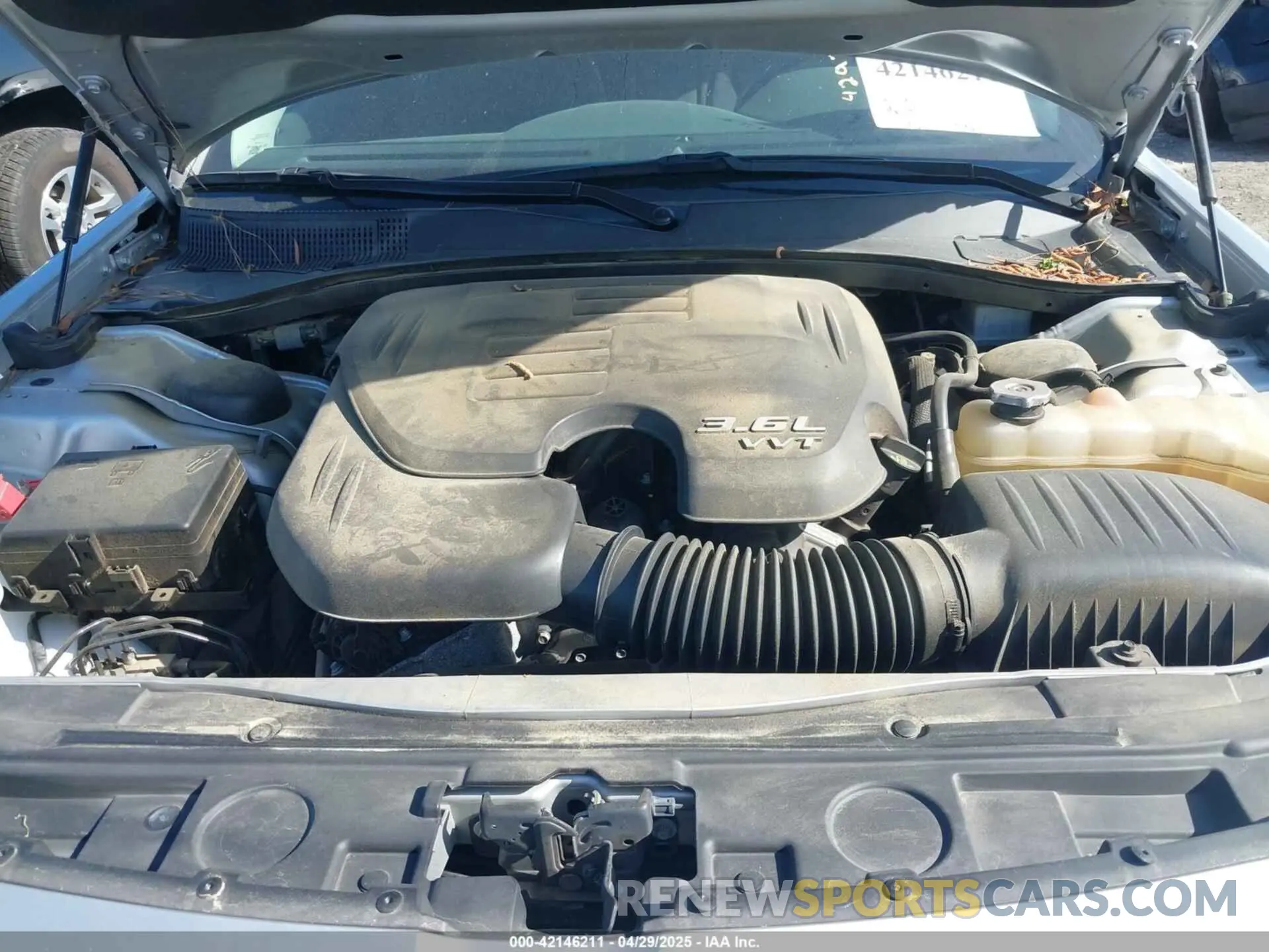 10 Photograph of a damaged car 2C3CCAAG9KH581040 CHRYSLER 300 2019
