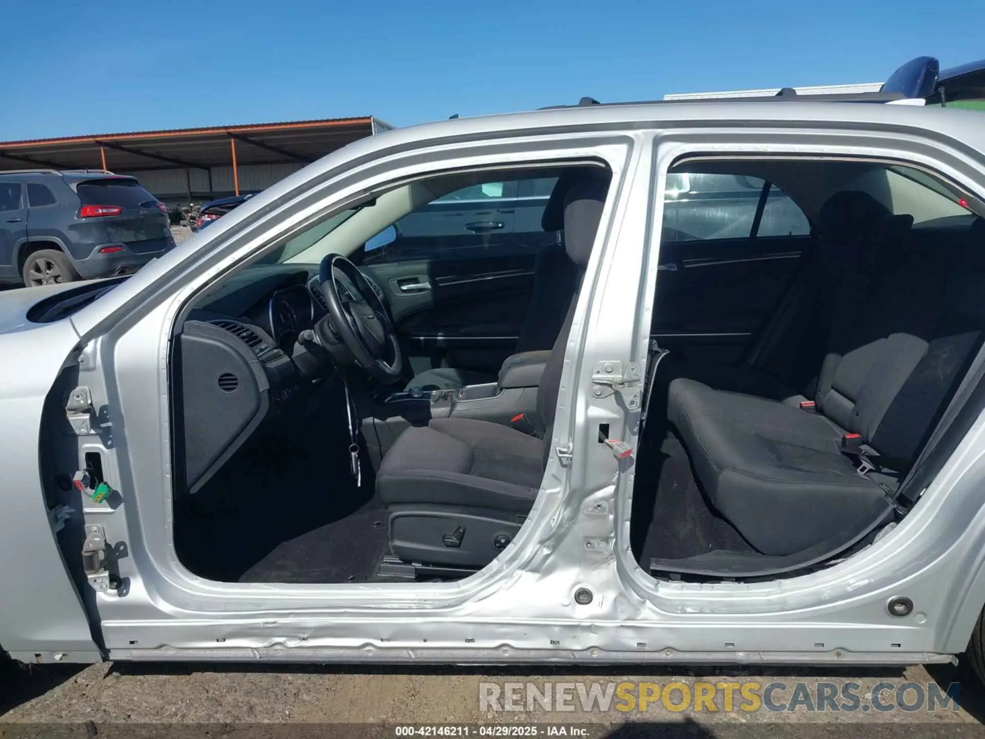 15 Photograph of a damaged car 2C3CCAAG9KH581040 CHRYSLER 300 2019