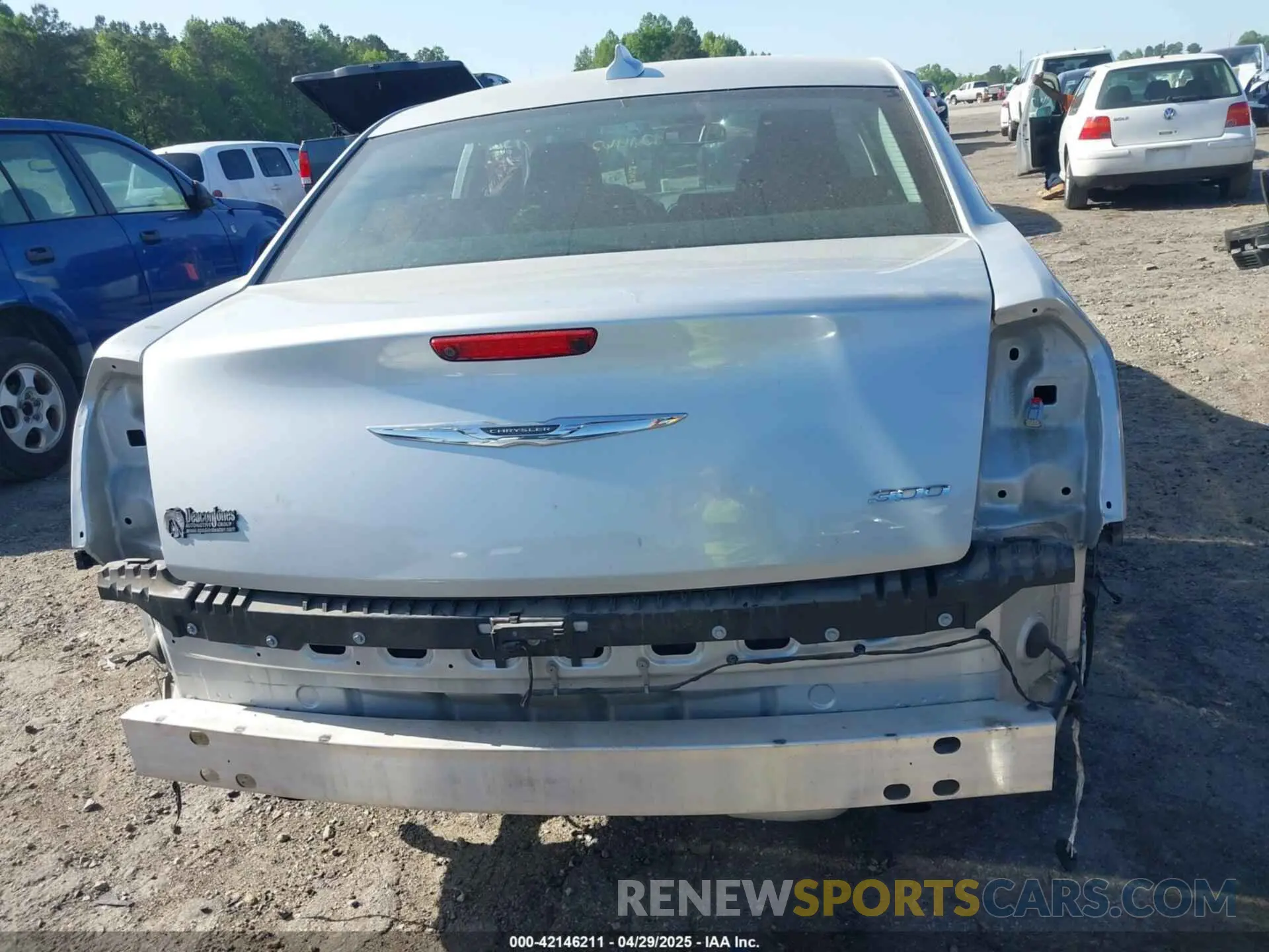 17 Photograph of a damaged car 2C3CCAAG9KH581040 CHRYSLER 300 2019