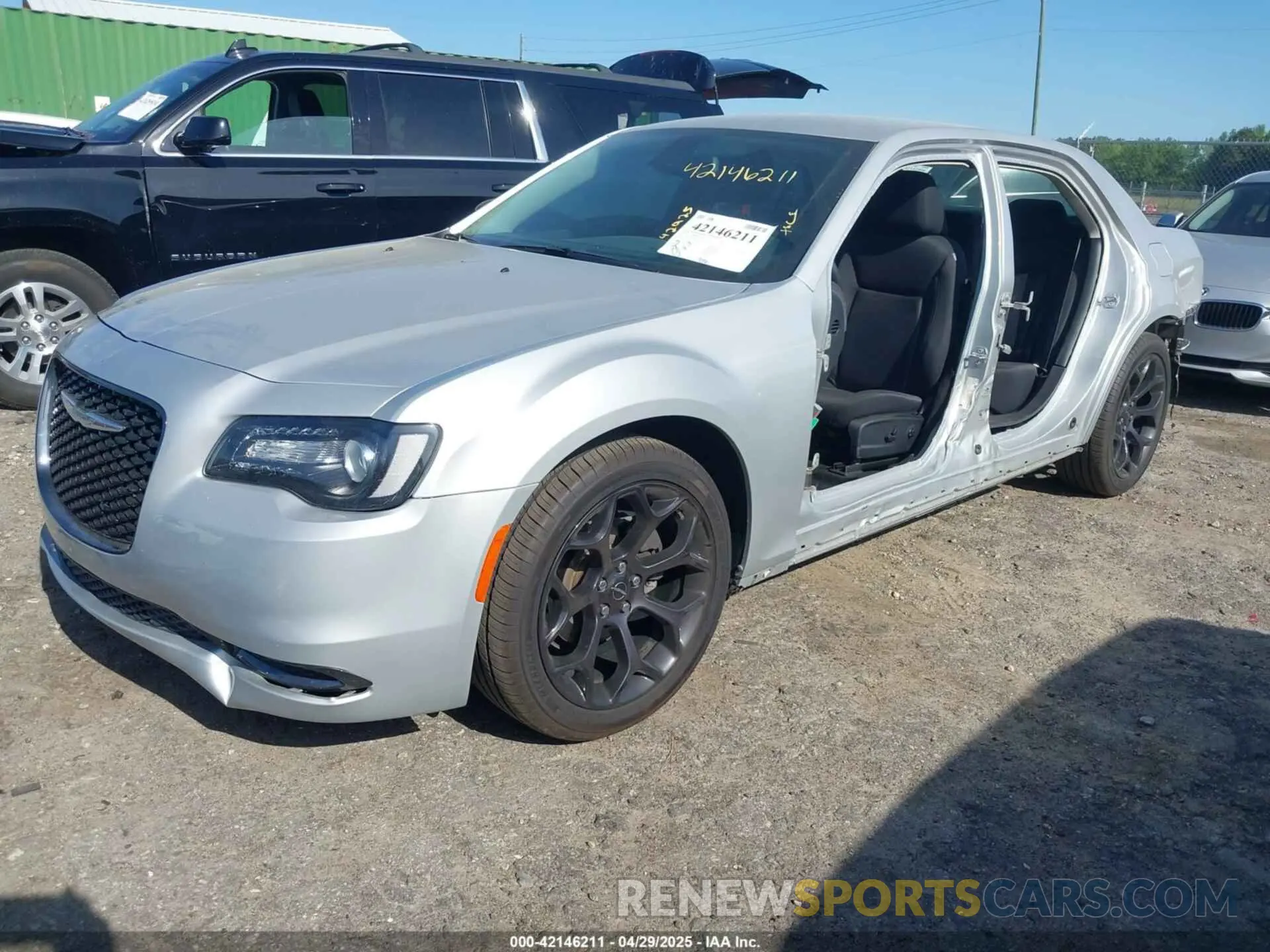 2 Photograph of a damaged car 2C3CCAAG9KH581040 CHRYSLER 300 2019