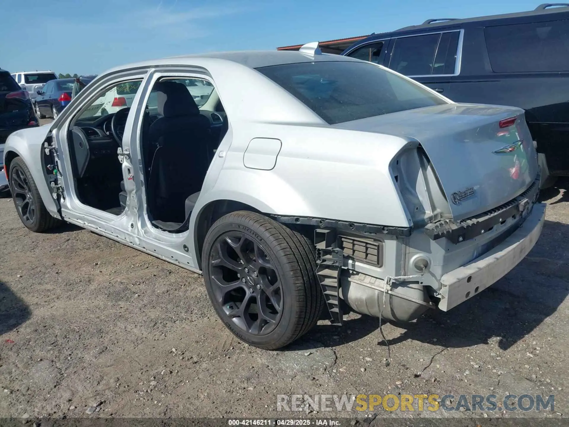 3 Photograph of a damaged car 2C3CCAAG9KH581040 CHRYSLER 300 2019