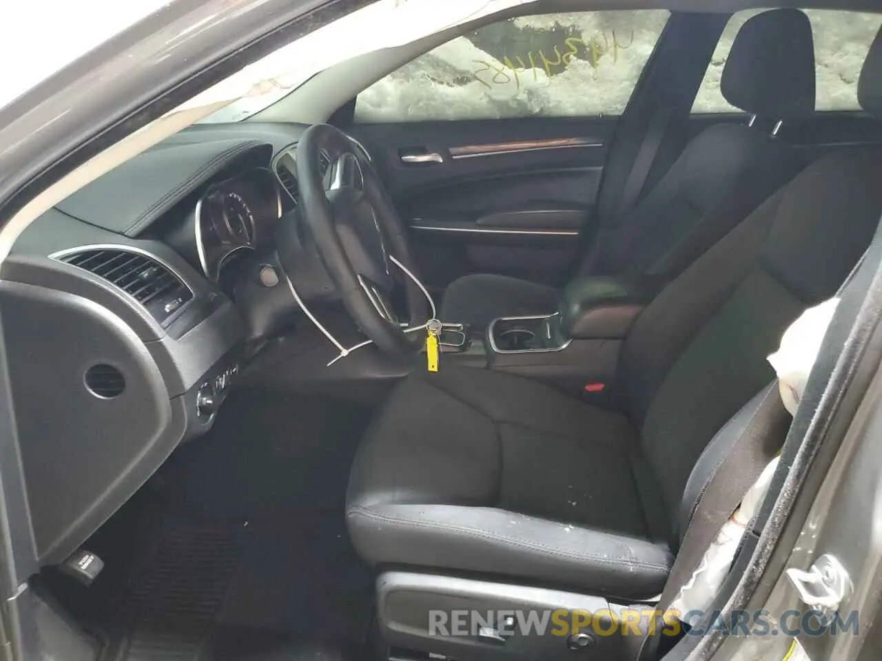 7 Photograph of a damaged car 2C3CCAAG9KH636845 CHRYSLER 300 2019