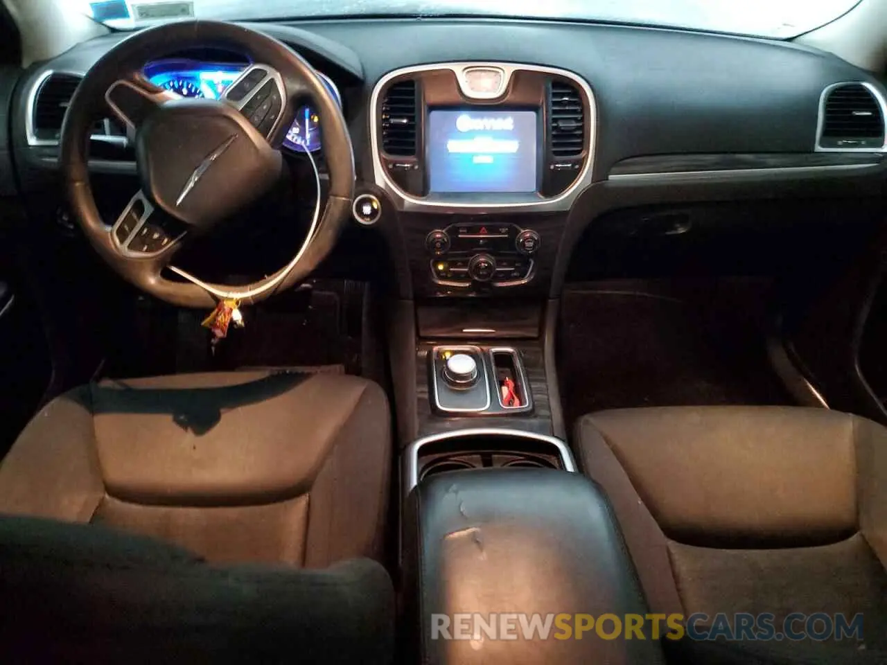 8 Photograph of a damaged car 2C3CCAAG9KH636845 CHRYSLER 300 2019