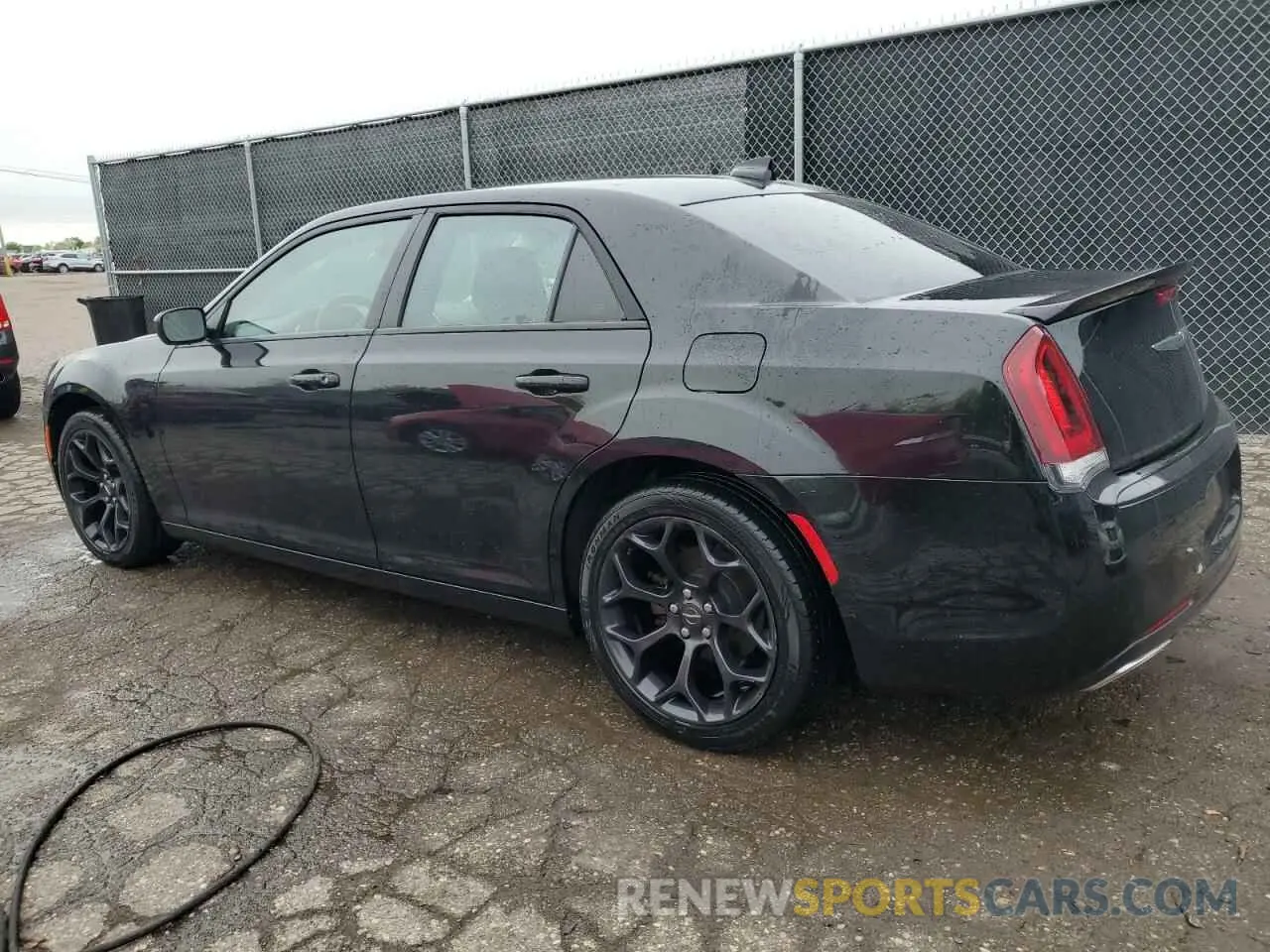 2 Photograph of a damaged car 2C3CCAAG9KH675922 CHRYSLER 300 2019