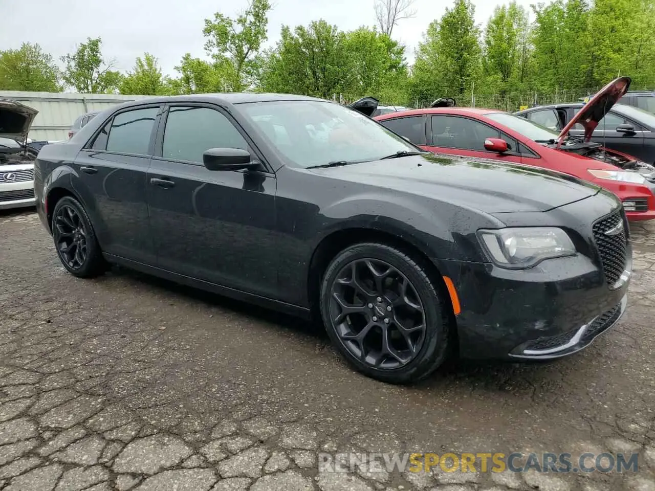 4 Photograph of a damaged car 2C3CCAAG9KH675922 CHRYSLER 300 2019
