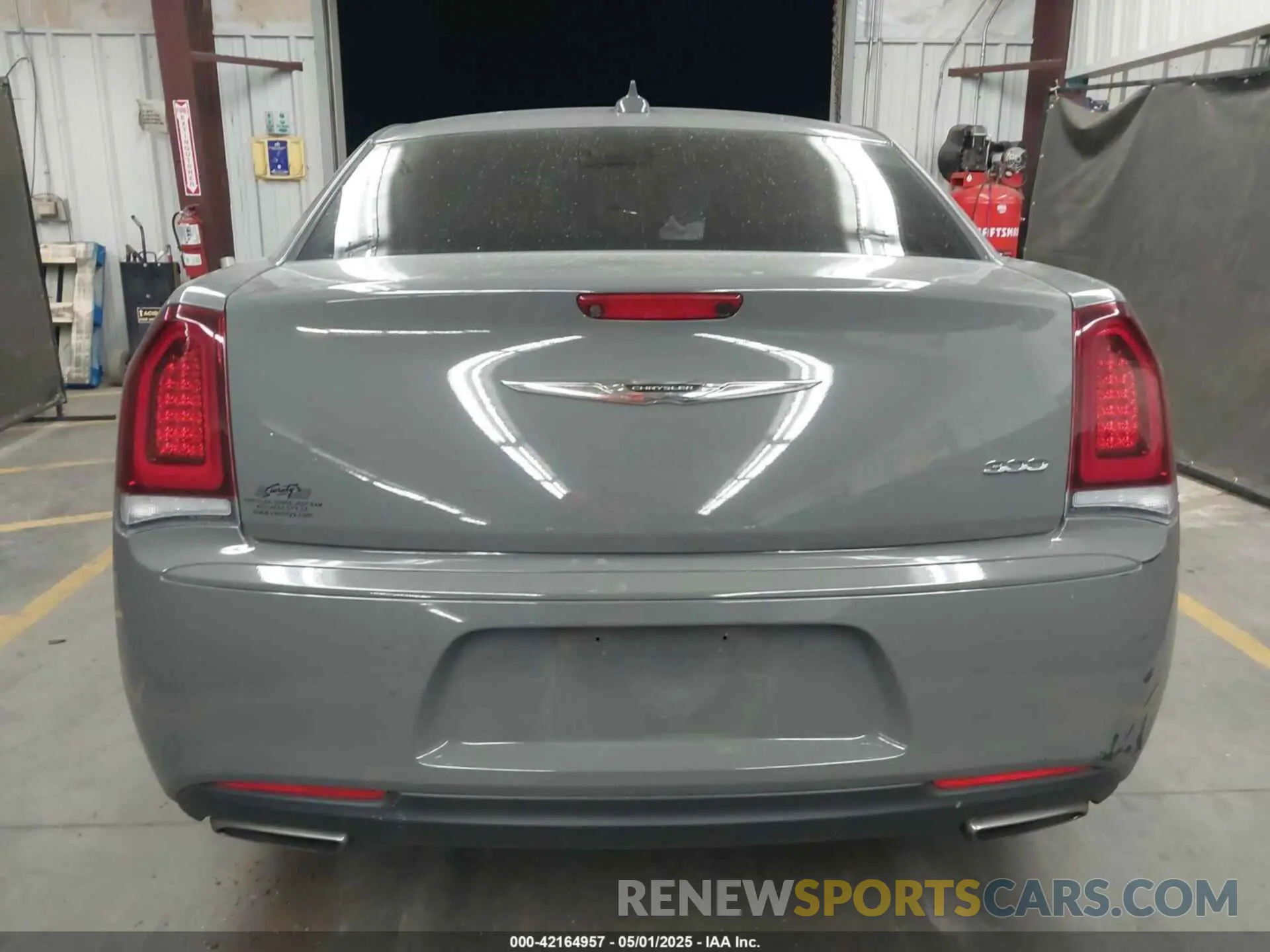16 Photograph of a damaged car 2C3CCAAG9KH704514 CHRYSLER 300 2019
