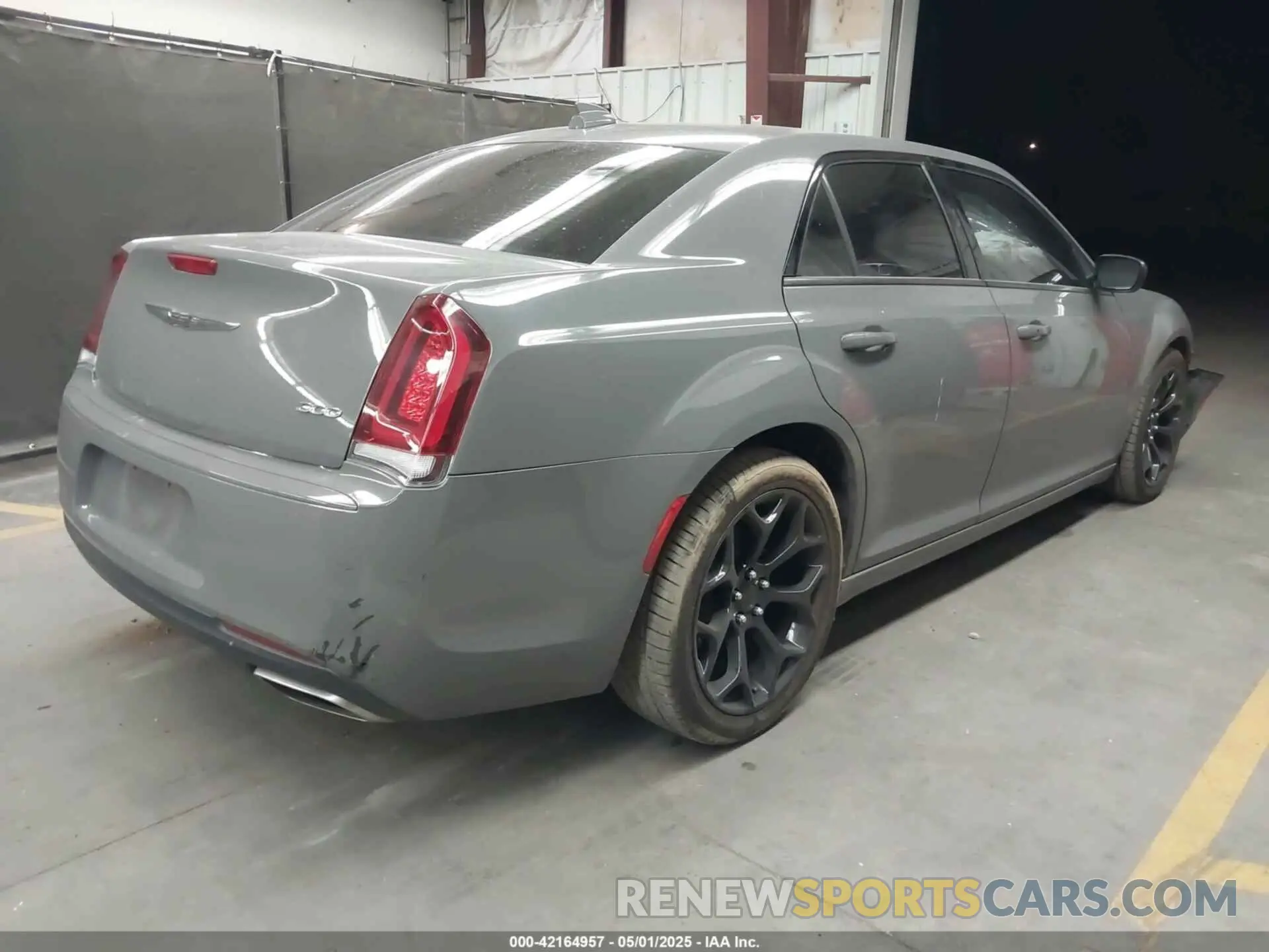 4 Photograph of a damaged car 2C3CCAAG9KH704514 CHRYSLER 300 2019