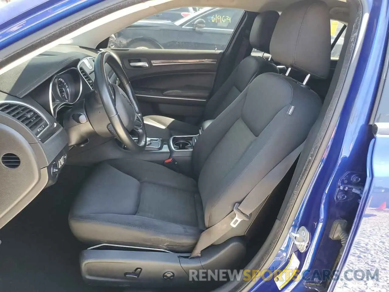 7 Photograph of a damaged car 2C3CCAAG9KH755902 CHRYSLER 300 2019
