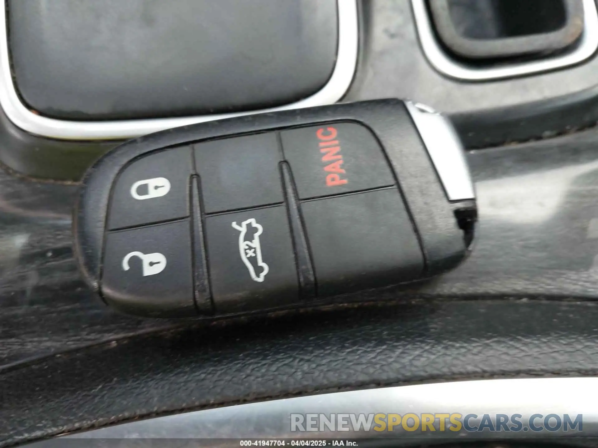 11 Фотография поврежденного автомобиля 2C3CCAAGXKH589924 CHRYSLER 300 2019