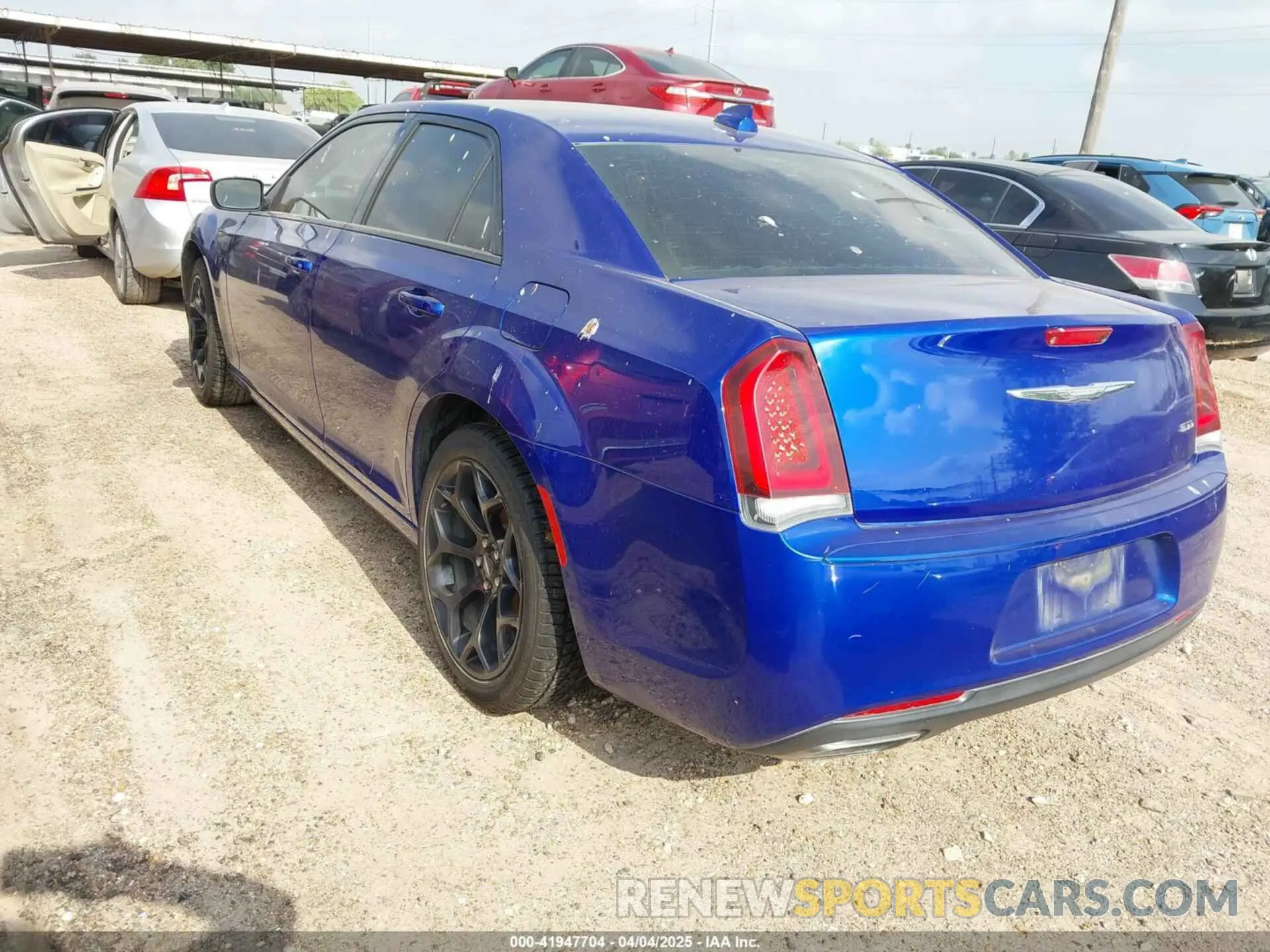 3 Фотография поврежденного автомобиля 2C3CCAAGXKH589924 CHRYSLER 300 2019
