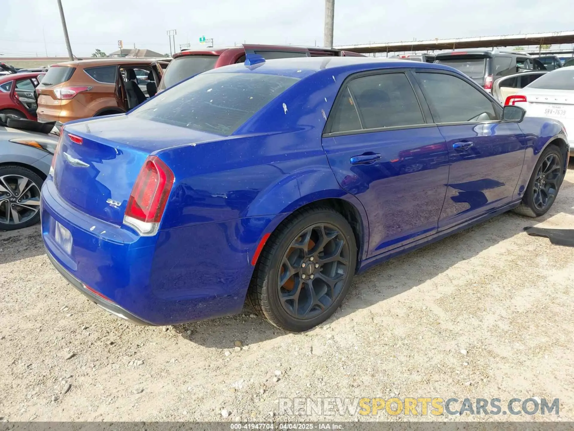 4 Фотография поврежденного автомобиля 2C3CCAAGXKH589924 CHRYSLER 300 2019