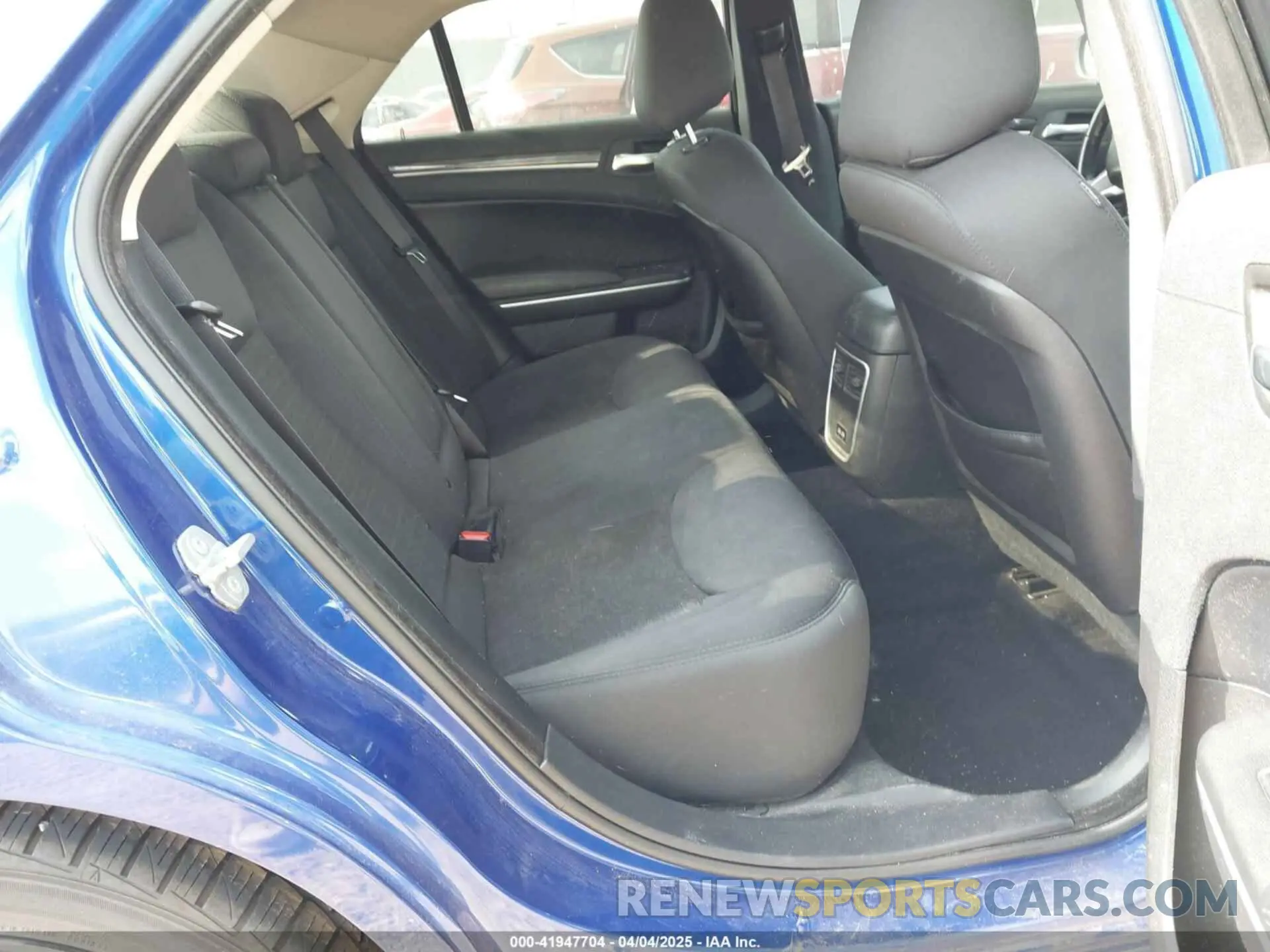 8 Фотография поврежденного автомобиля 2C3CCAAGXKH589924 CHRYSLER 300 2019