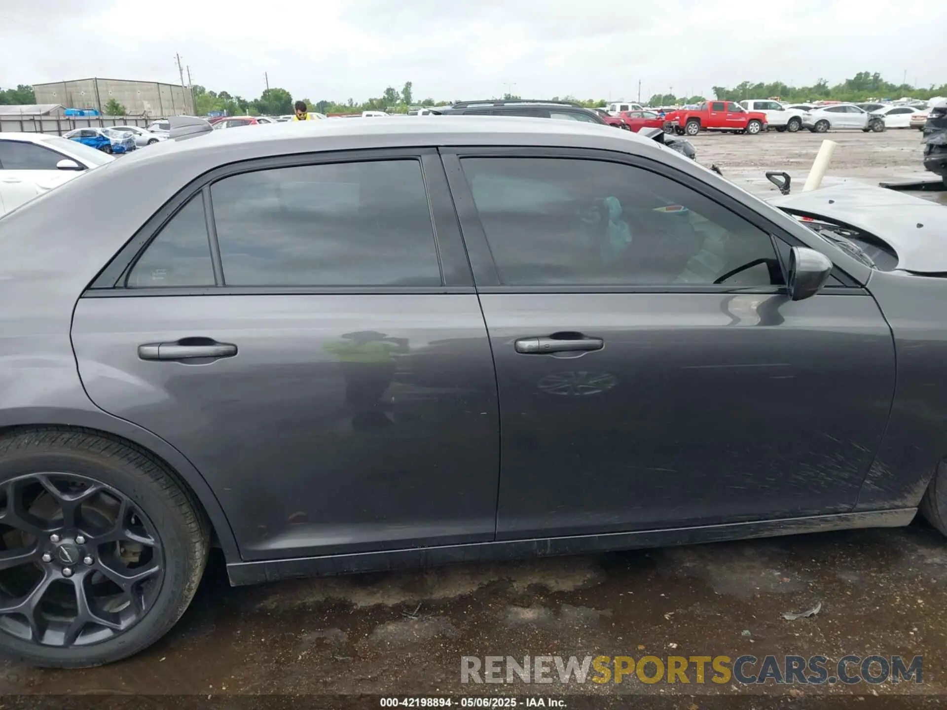 13 Photograph of a damaged car 2C3CCABG0KH516446 CHRYSLER 300 2019