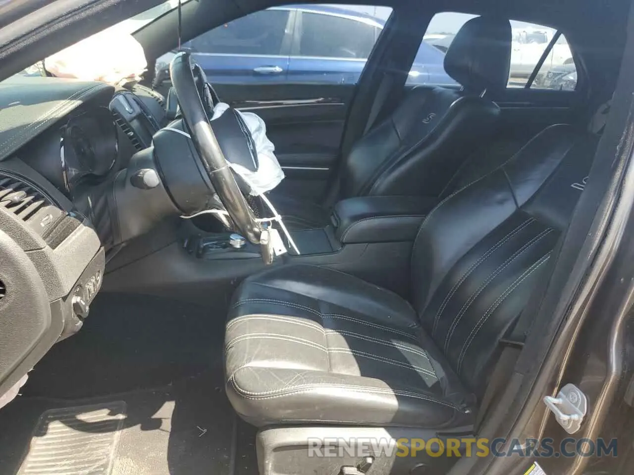 7 Photograph of a damaged car 2C3CCABG1KH516410 CHRYSLER 300 2019