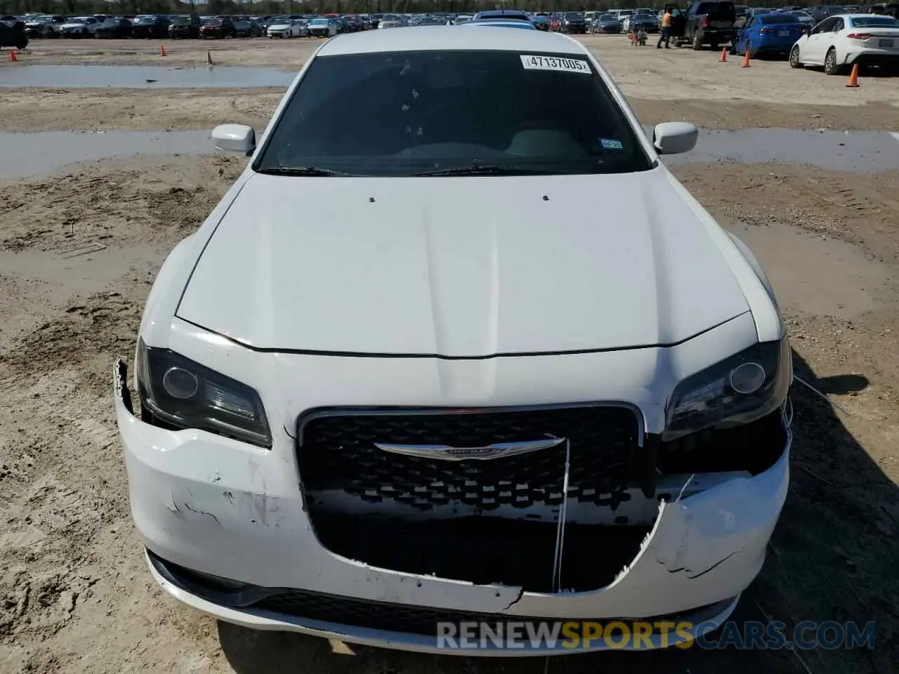 5 Photograph of a damaged car 2C3CCABG1KH654061 CHRYSLER 300 2019