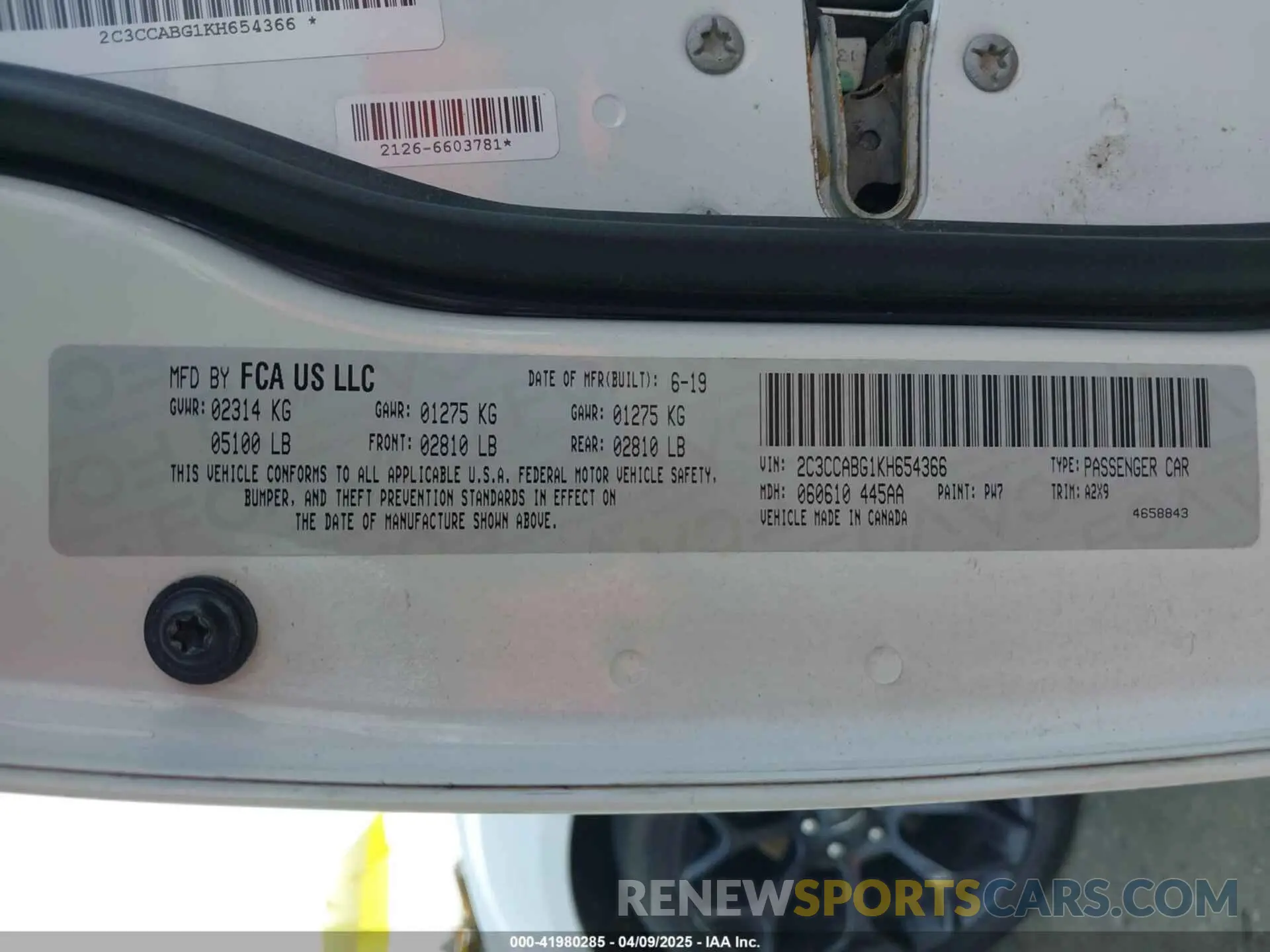 9 Photograph of a damaged car 2C3CCABG1KH654366 CHRYSLER 300 2019