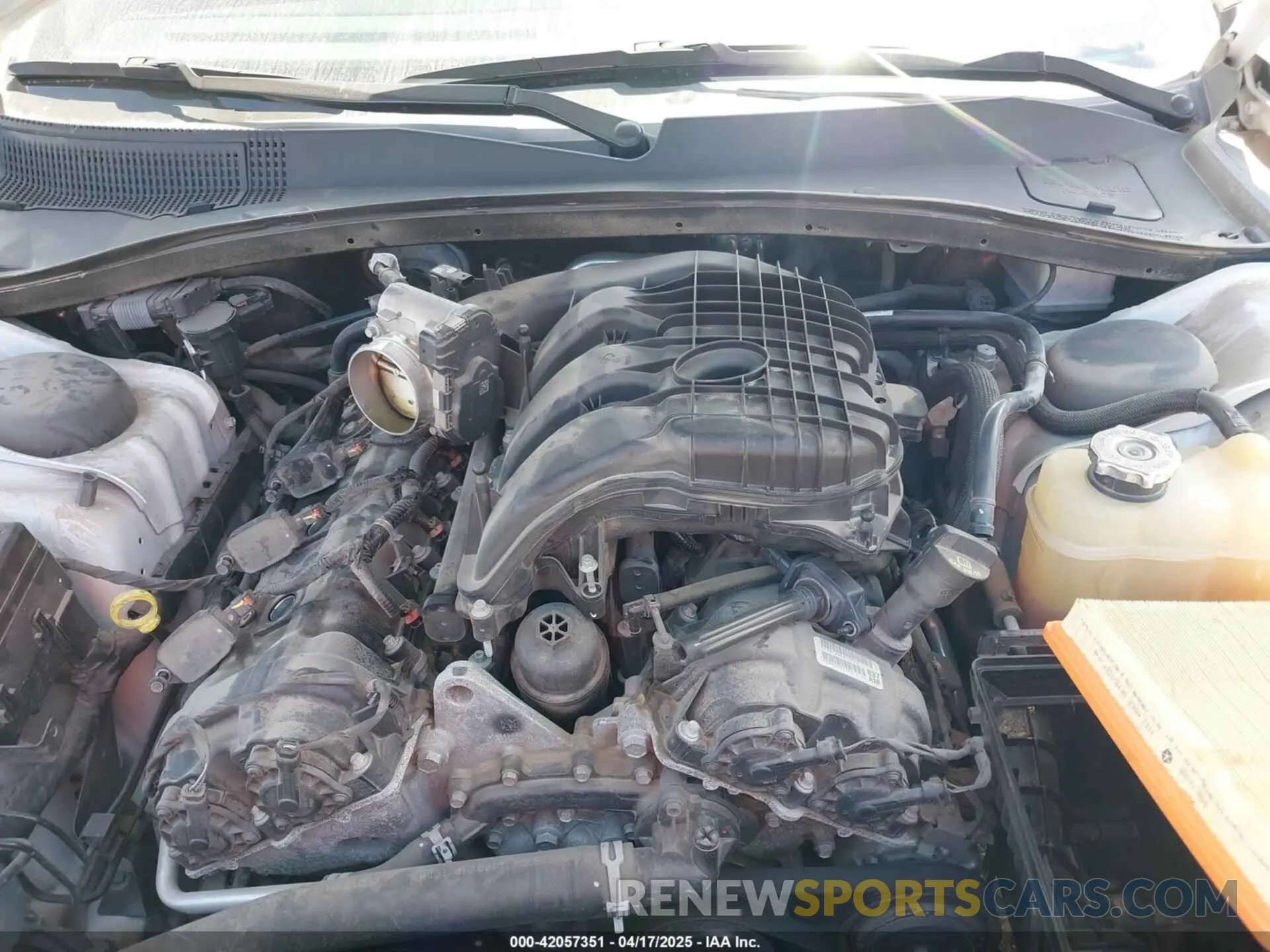 10 Photograph of a damaged car 2C3CCABG2KH604978 CHRYSLER 300 2019