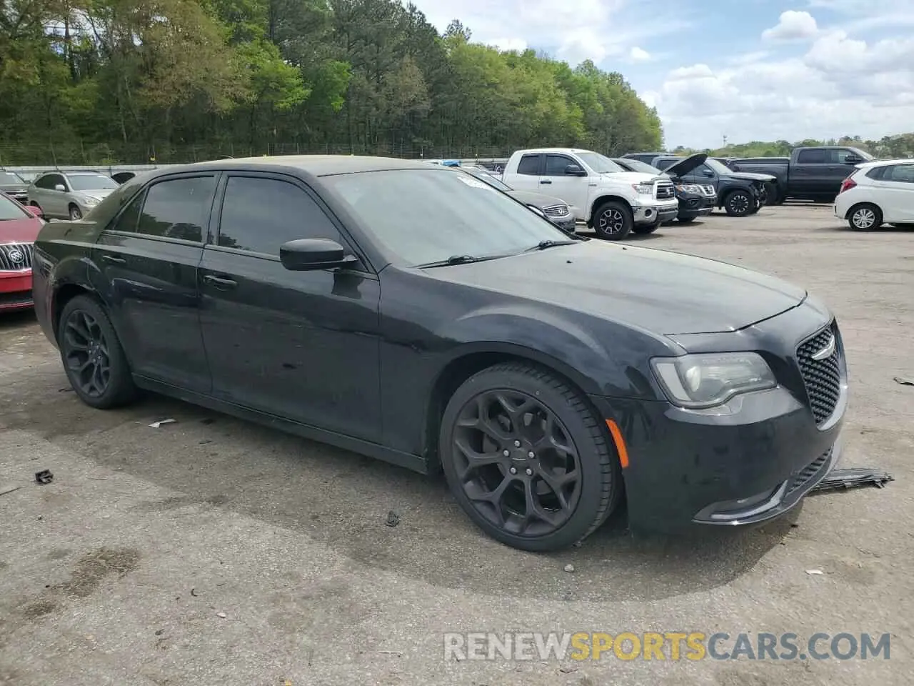 4 Photograph of a damaged car 2C3CCABG4KH618025 CHRYSLER 300 2019