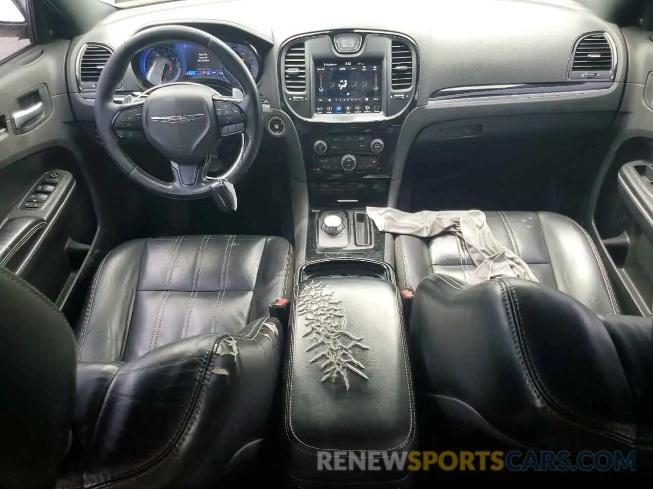 8 Photograph of a damaged car 2C3CCABG4KH618025 CHRYSLER 300 2019