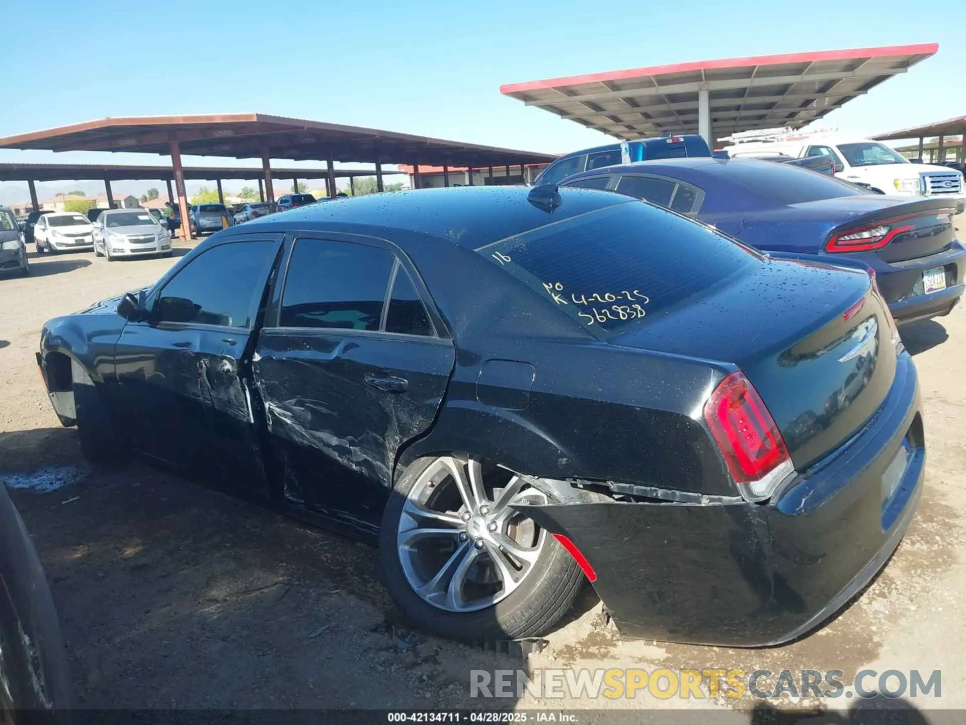 14 Photograph of a damaged car 2C3CCABG5KH562838 CHRYSLER 300 2019