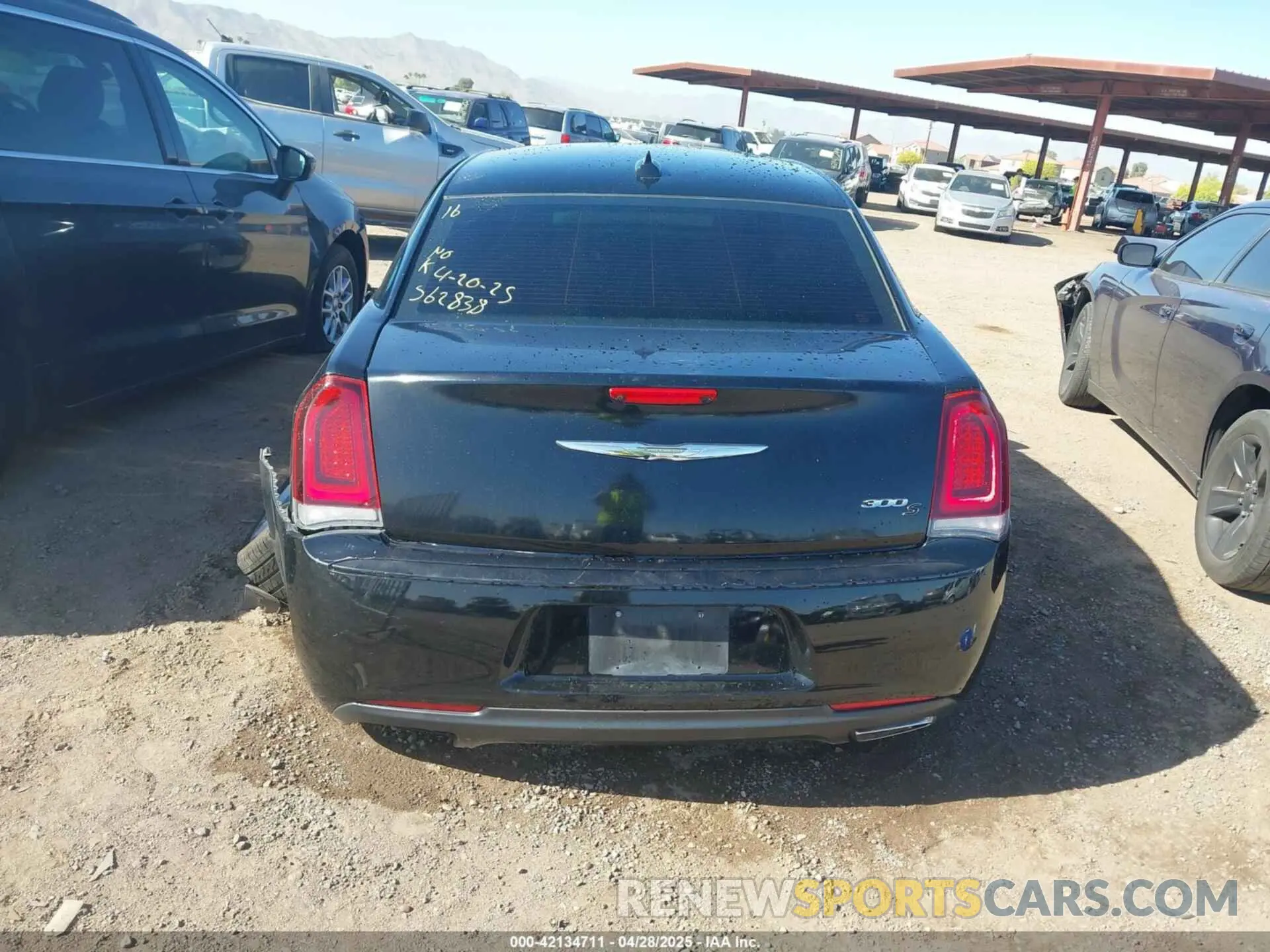 16 Photograph of a damaged car 2C3CCABG5KH562838 CHRYSLER 300 2019