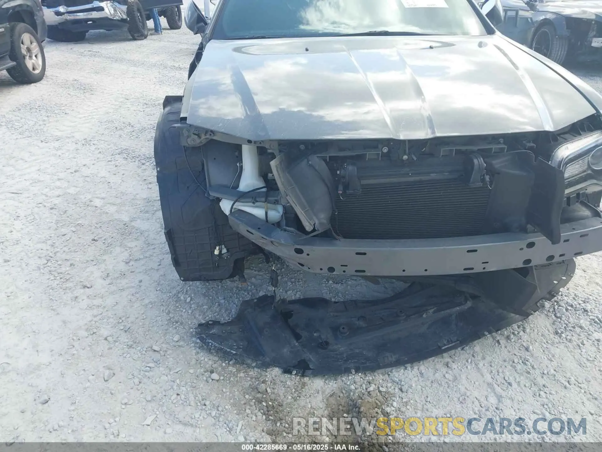 6 Photograph of a damaged car 2C3CCABG5KH573371 CHRYSLER 300 2019