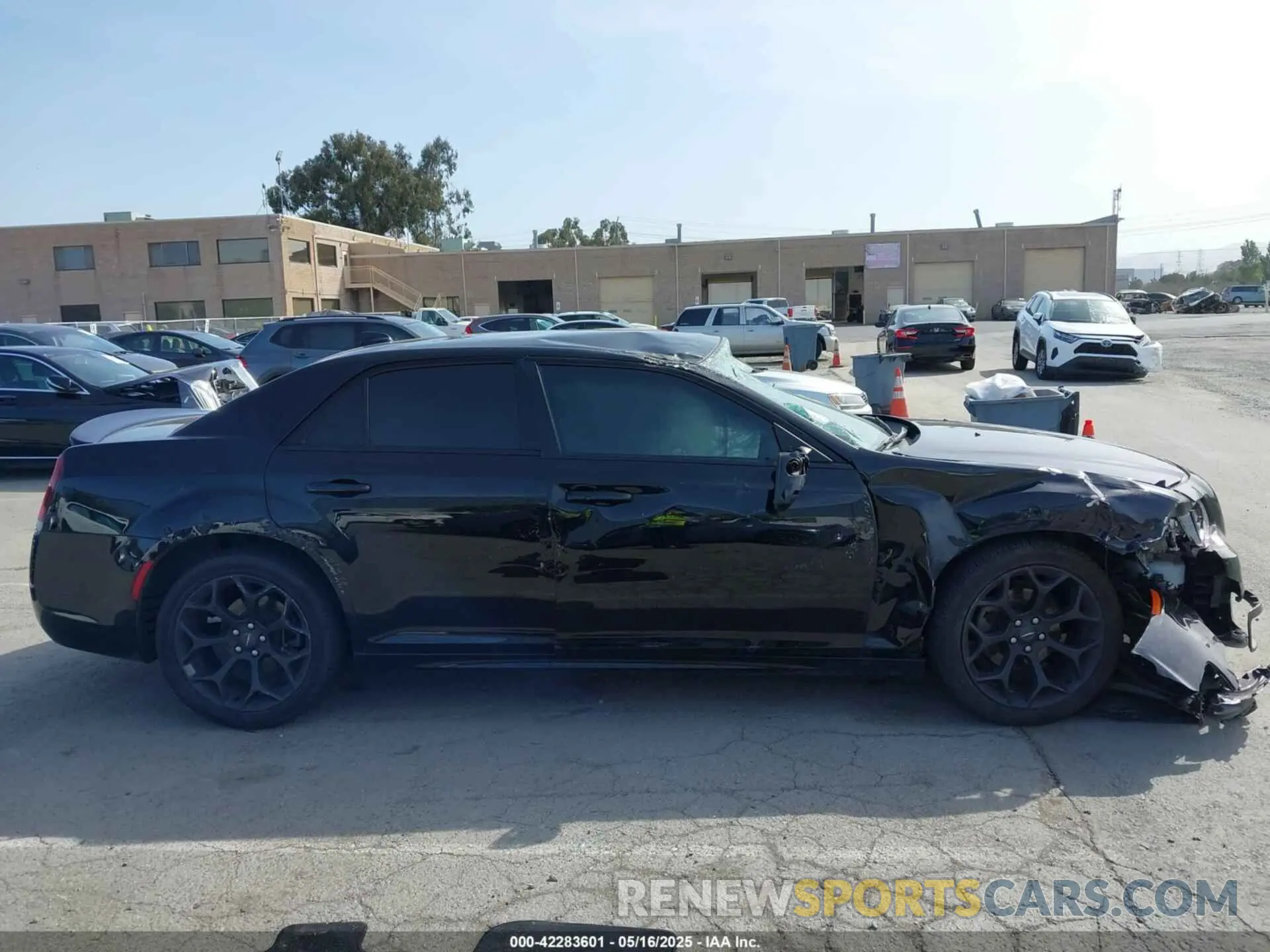 13 Photograph of a damaged car 2C3CCABG5KH648229 CHRYSLER 300 2019