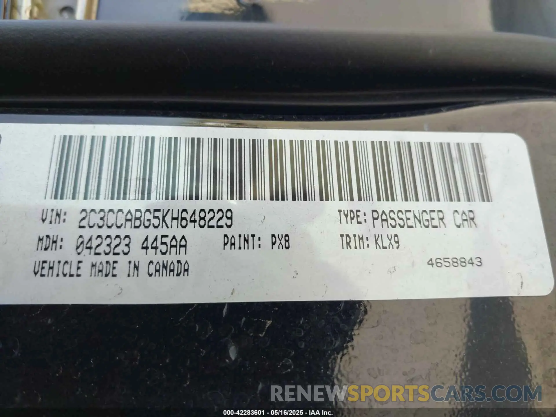 9 Photograph of a damaged car 2C3CCABG5KH648229 CHRYSLER 300 2019
