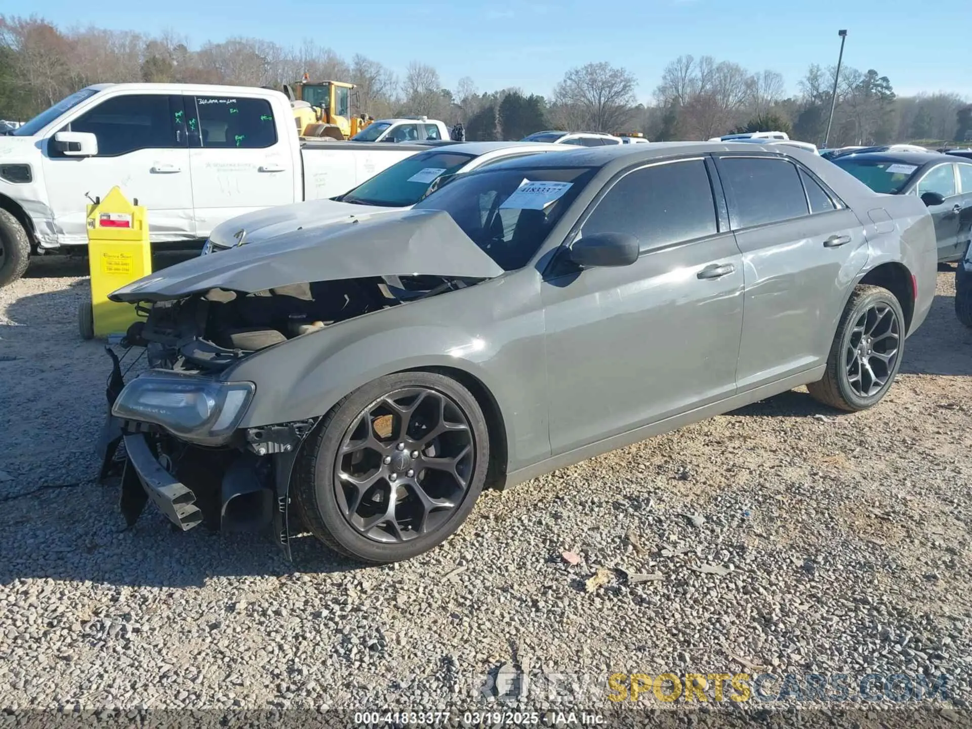 2 Фотография поврежденного автомобиля 2C3CCABG5KH708249 CHRYSLER 300 2019