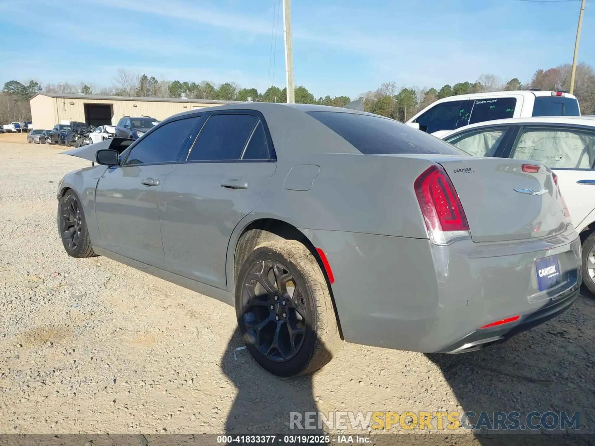 3 Фотография поврежденного автомобиля 2C3CCABG5KH708249 CHRYSLER 300 2019