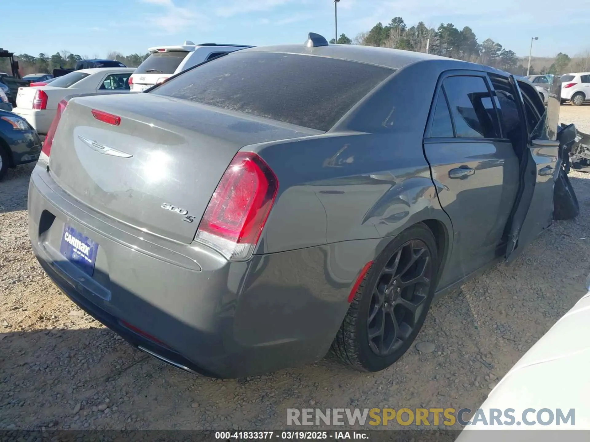 4 Фотография поврежденного автомобиля 2C3CCABG5KH708249 CHRYSLER 300 2019