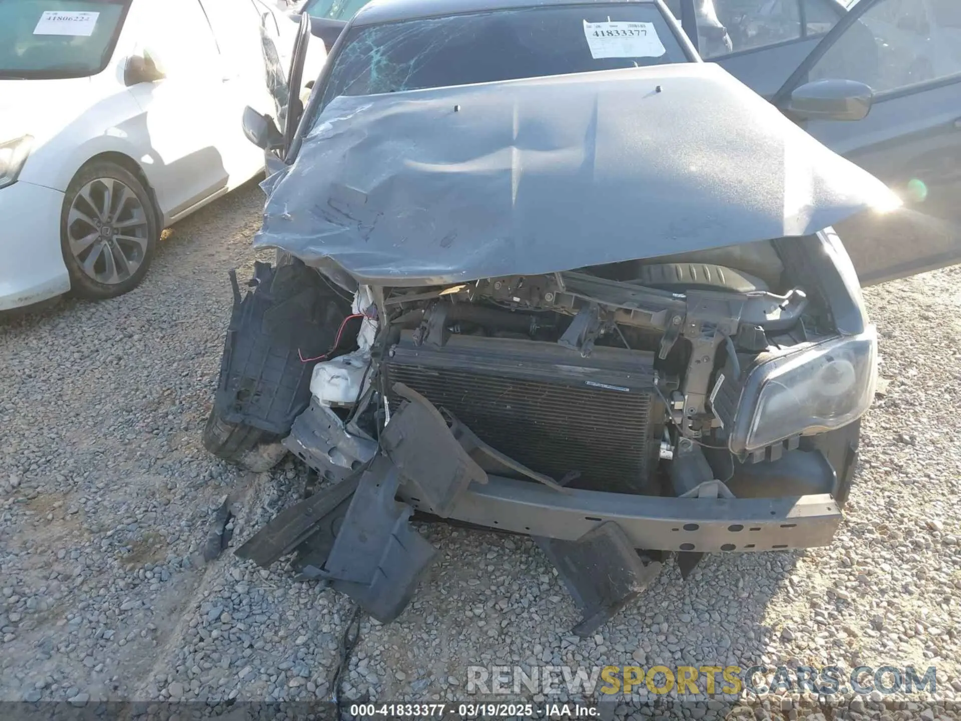 6 Фотография поврежденного автомобиля 2C3CCABG5KH708249 CHRYSLER 300 2019
