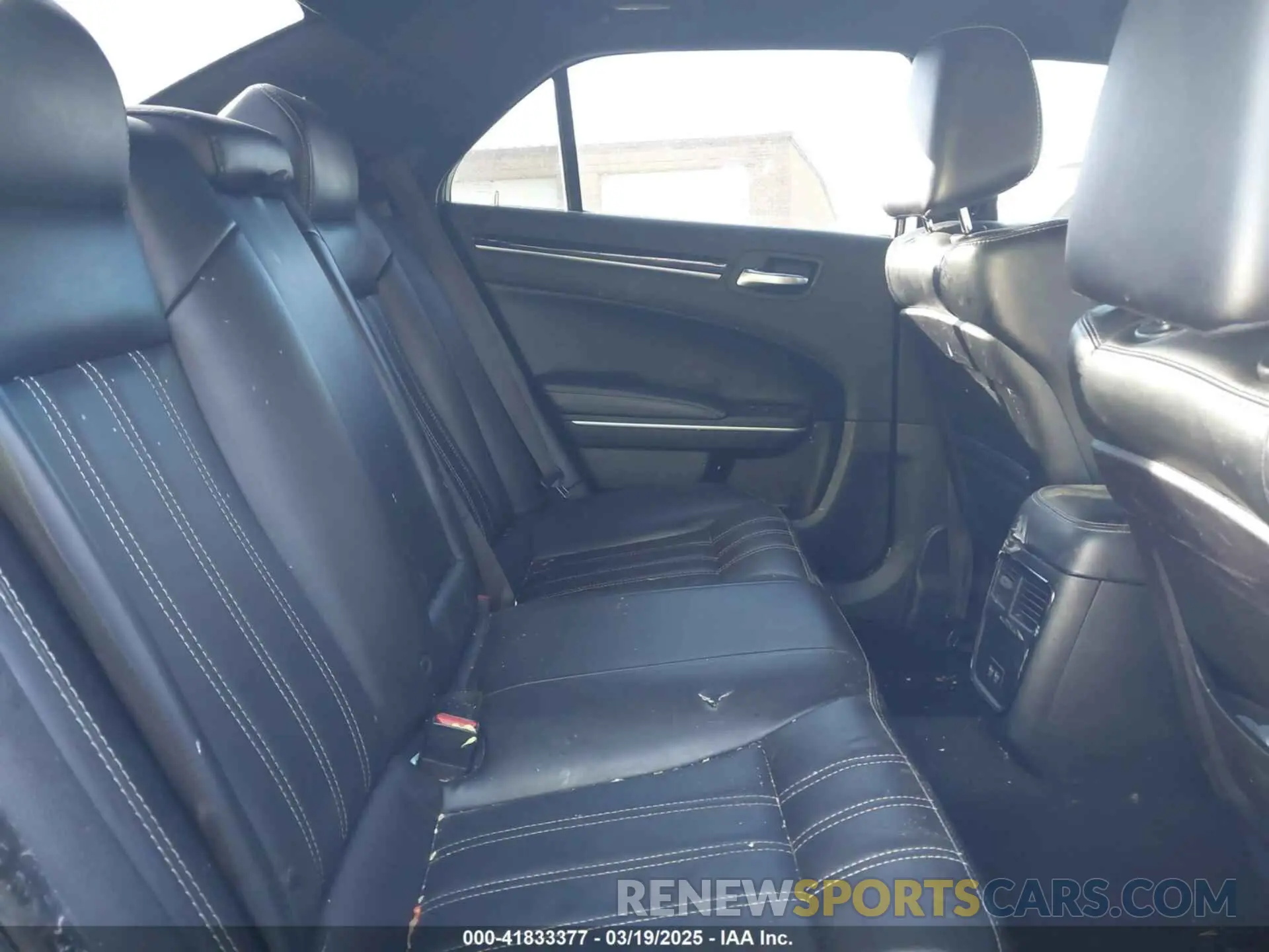 8 Фотография поврежденного автомобиля 2C3CCABG5KH708249 CHRYSLER 300 2019