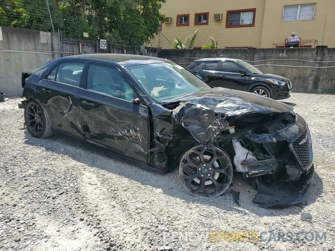 4 Photograph of a damaged car 2C3CCABG8KH508305 CHRYSLER 300 2019