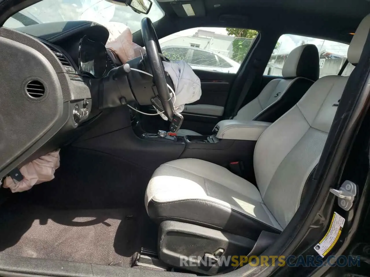 7 Photograph of a damaged car 2C3CCABG8KH508305 CHRYSLER 300 2019