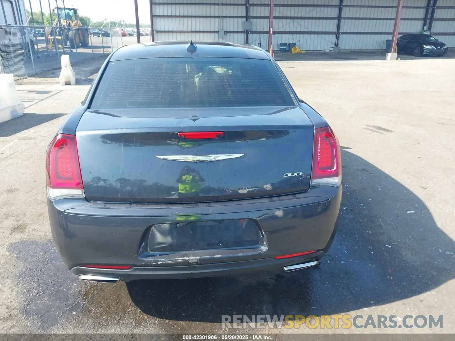 15 Photograph of a damaged car 2C3CCABG8KH533611 CHRYSLER 300 2019