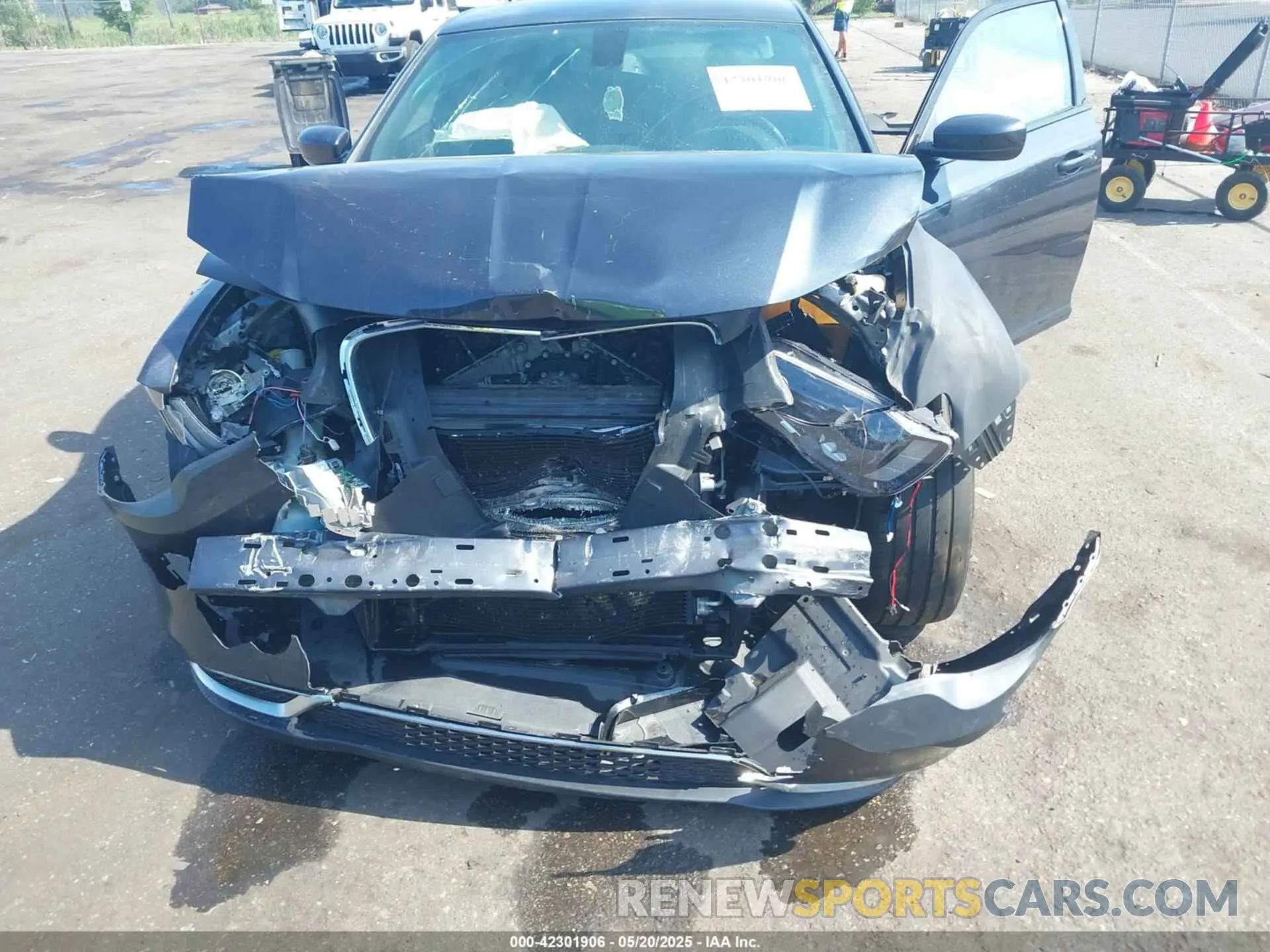 6 Photograph of a damaged car 2C3CCABG8KH533611 CHRYSLER 300 2019