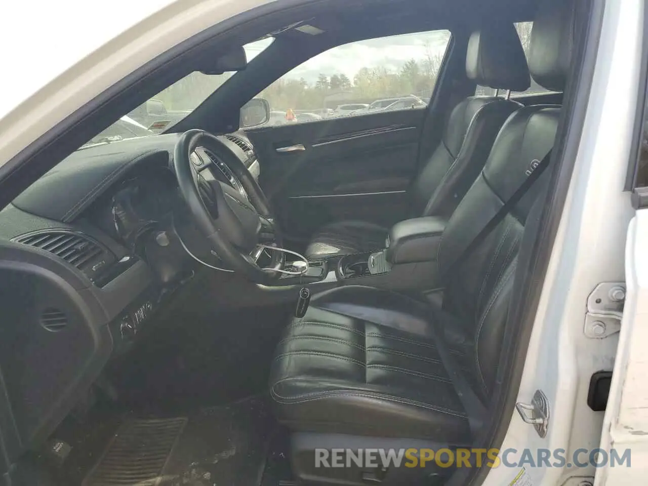 7 Photograph of a damaged car 2C3CCABG8KH609442 CHRYSLER 300 2019