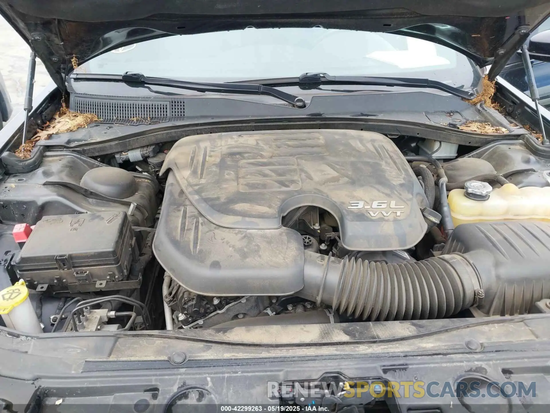 10 Photograph of a damaged car 2C3CCABG9KH617937 CHRYSLER 300 2019
