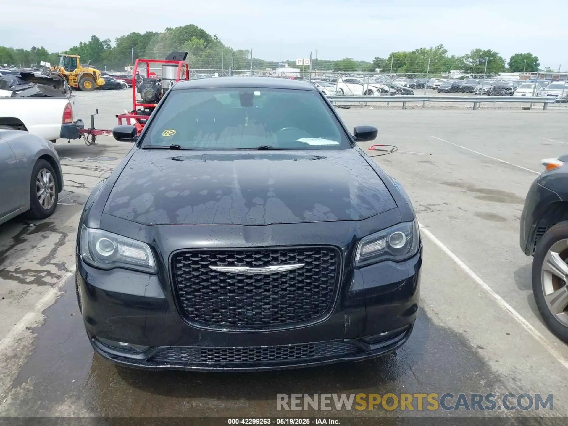 11 Photograph of a damaged car 2C3CCABG9KH617937 CHRYSLER 300 2019