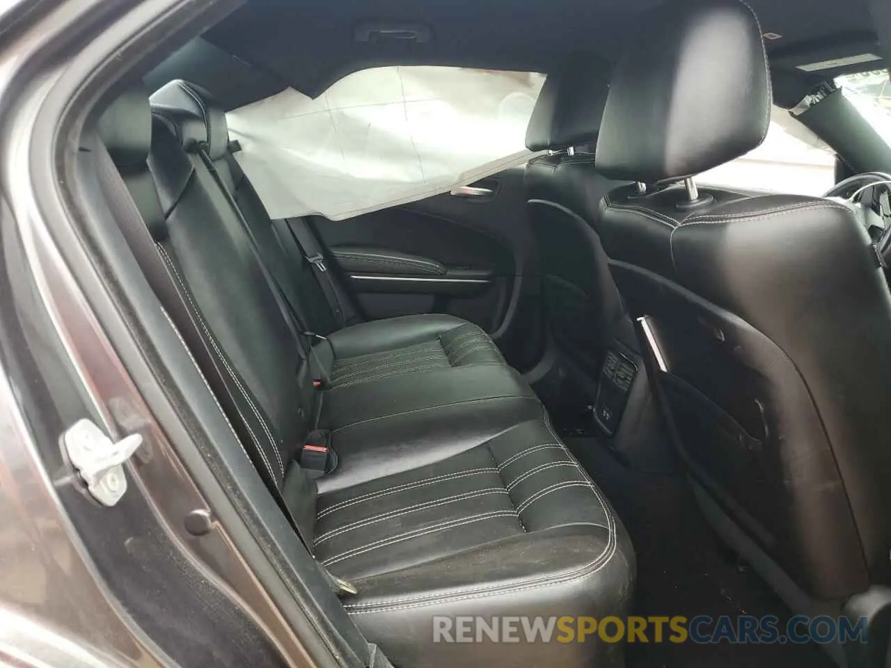 10 Photograph of a damaged car 2C3CCABG9KH728925 CHRYSLER 300 2019