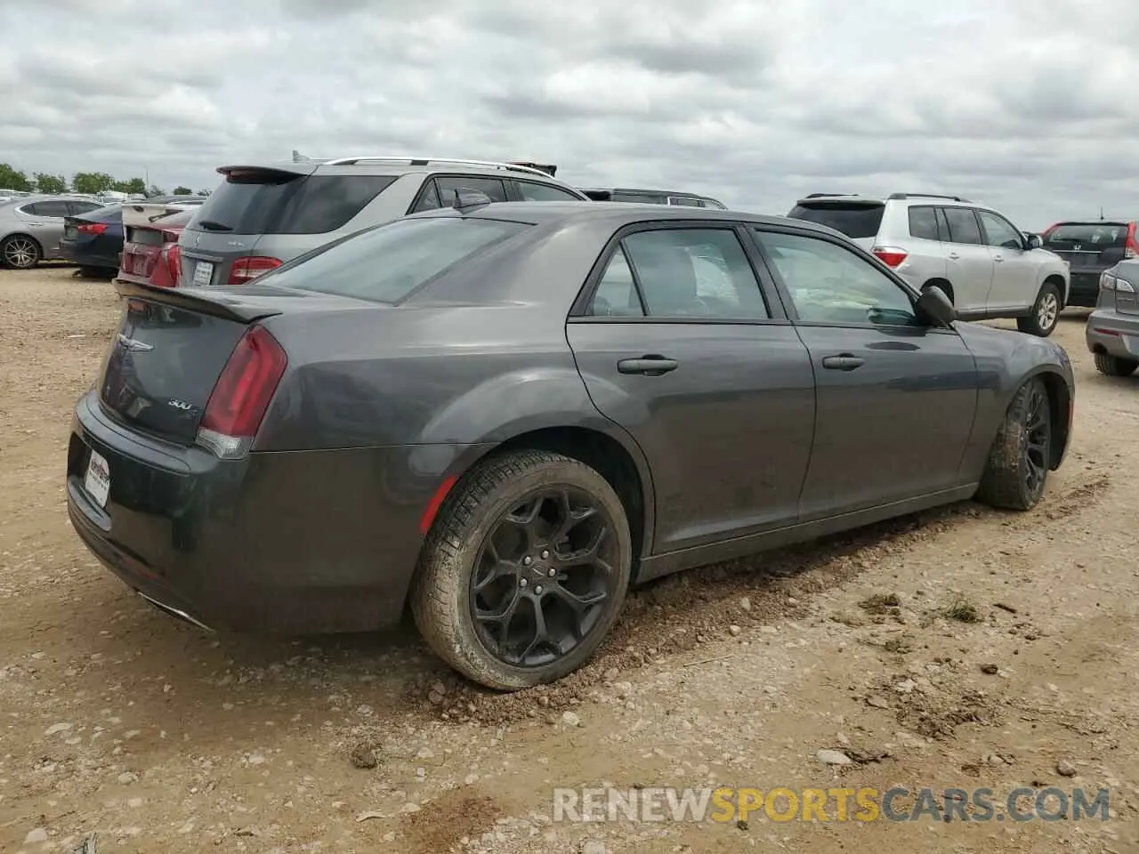 3 Photograph of a damaged car 2C3CCABG9KH728925 CHRYSLER 300 2019